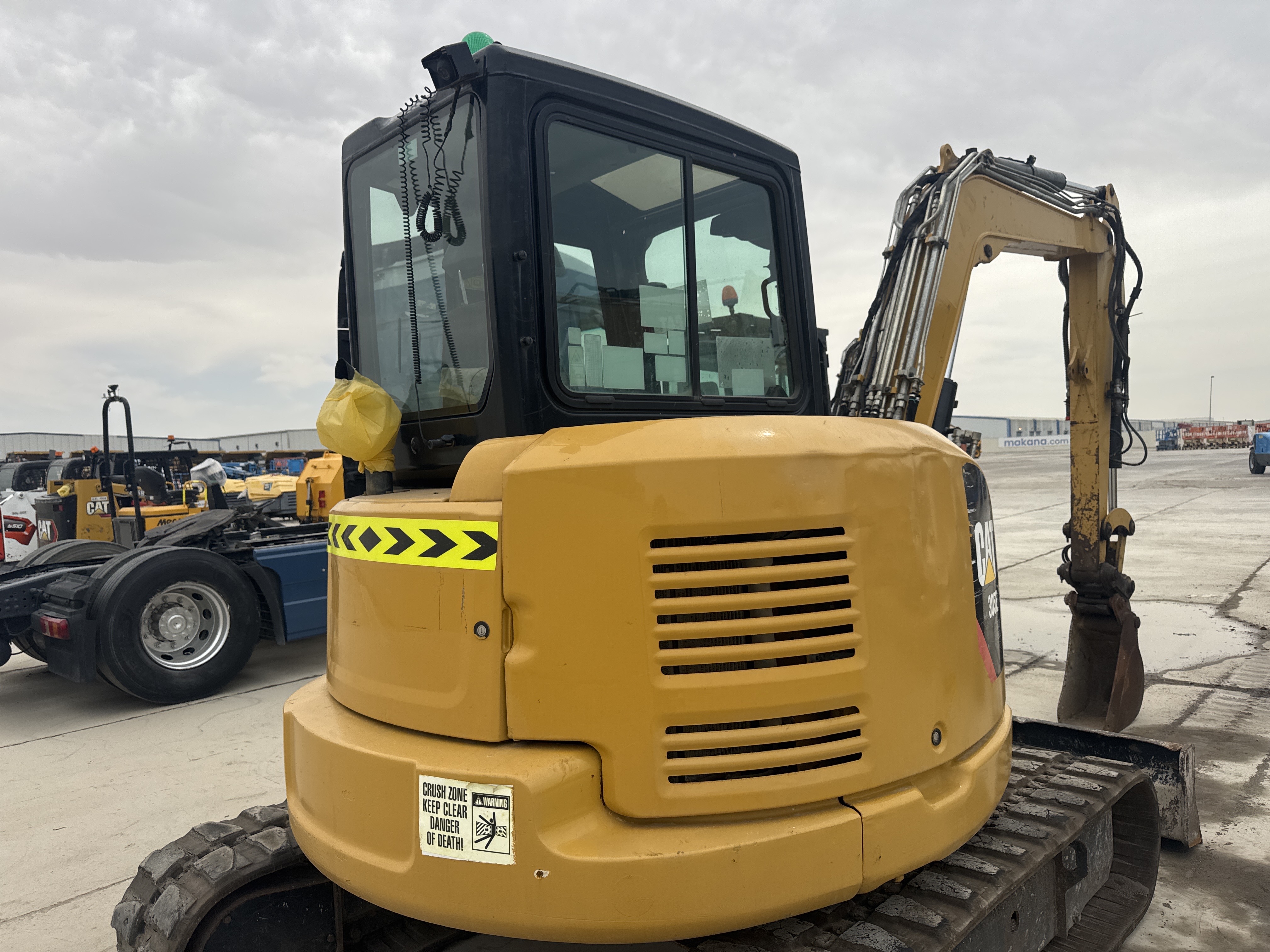 MNX-021-Cat-305E2-Mini-excavators-inspection-Structure-Paint-1
