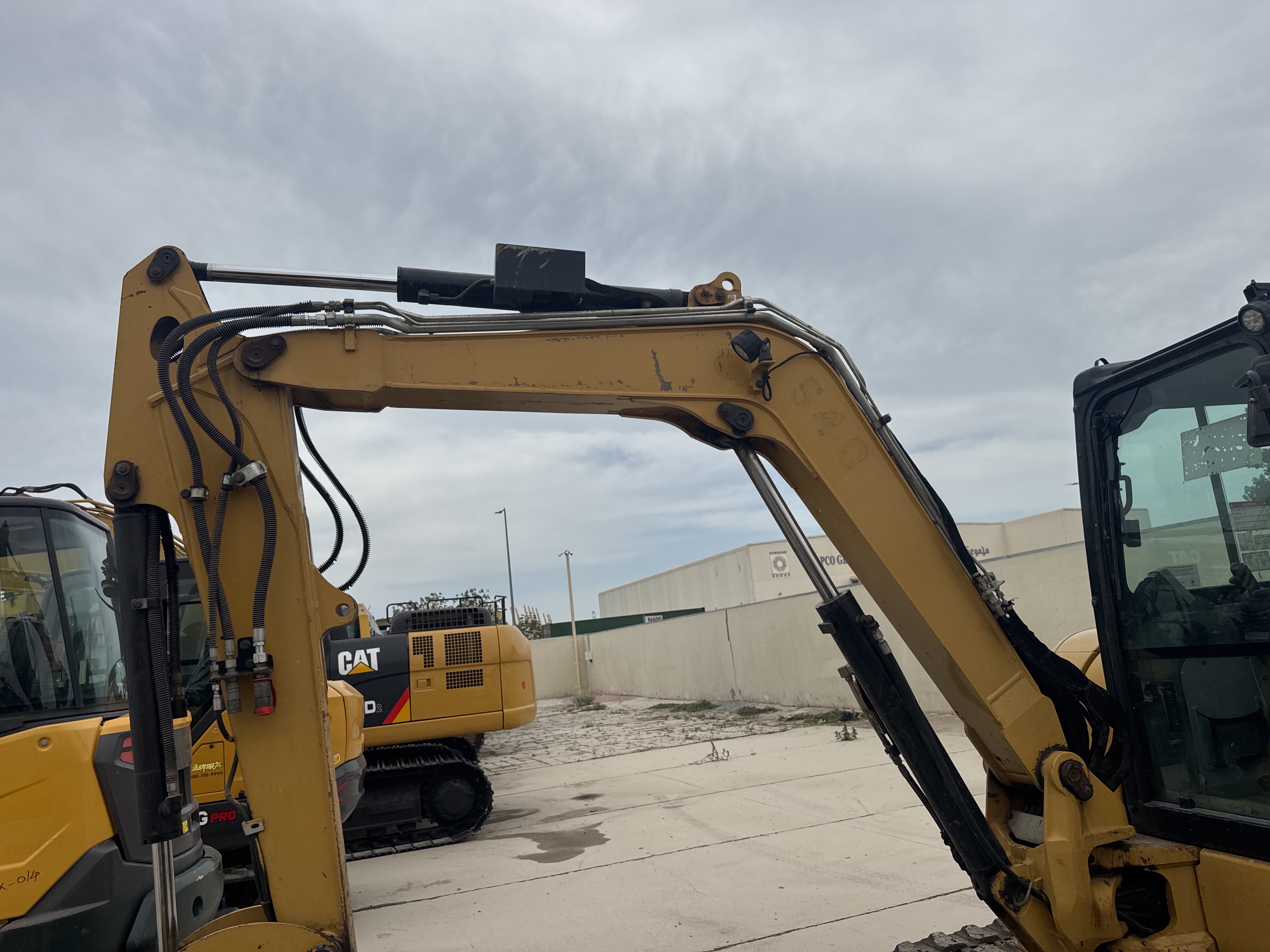 MNX-021-Cat-305E2-Mini-excavators-inspection-Chassis-Boom-1