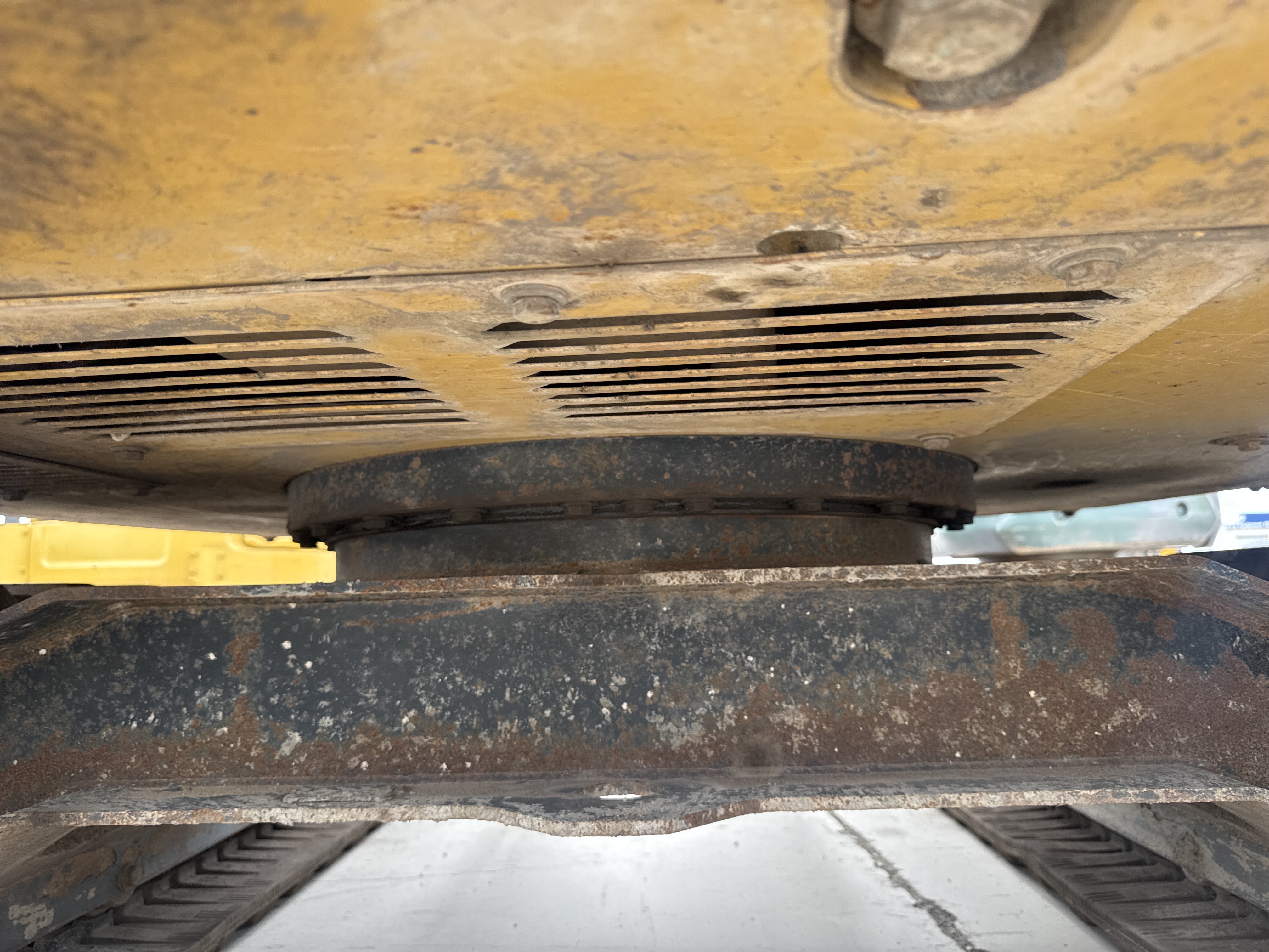 MNX-021-Cat-305E2-Mini-excavators-inspection-Hydraulics-Turntable/slewing-assembly-1