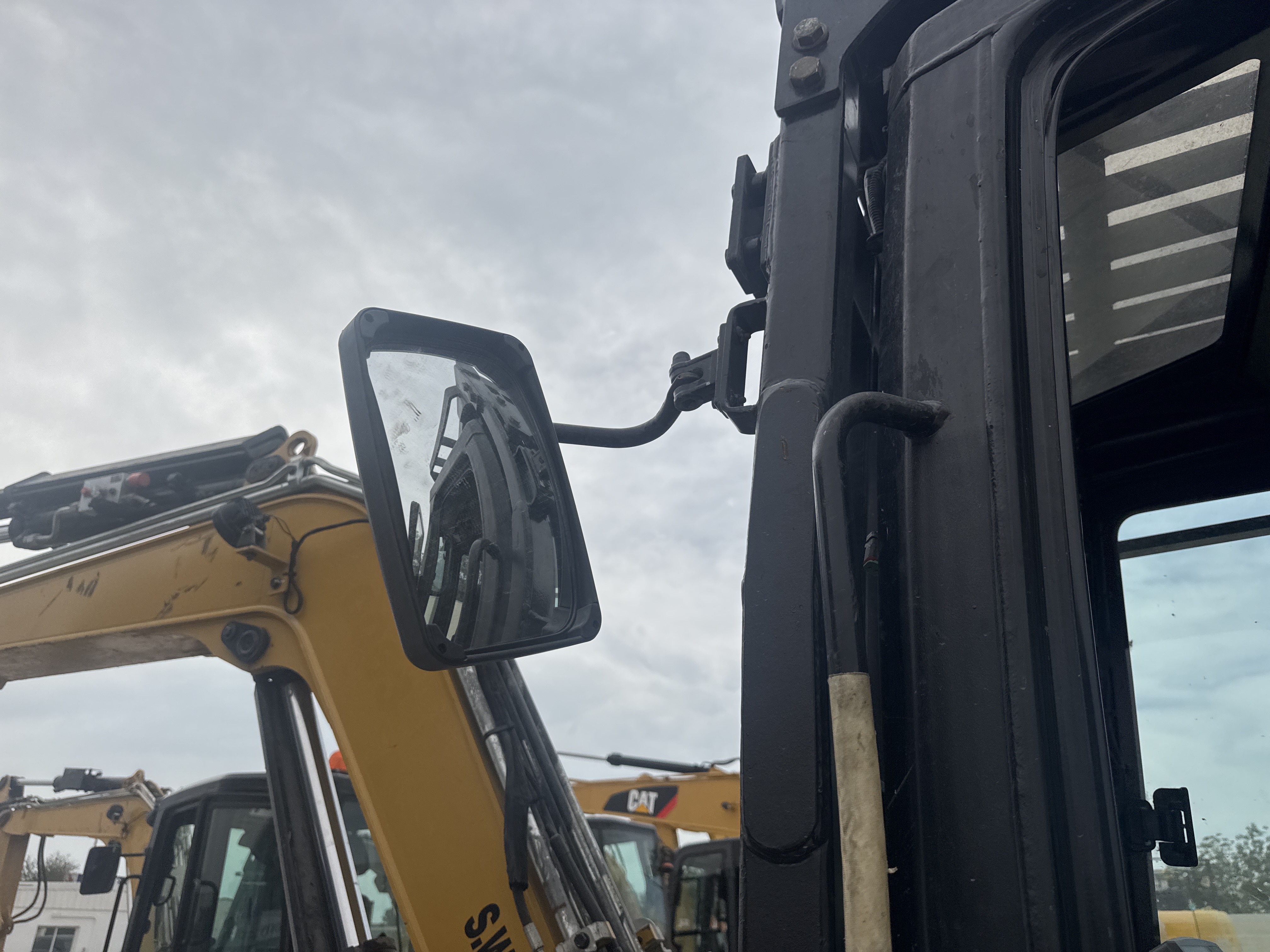 MNX-020-Cat-305E2-Mini-excavators-inspection-Cabin-Mirrors-1