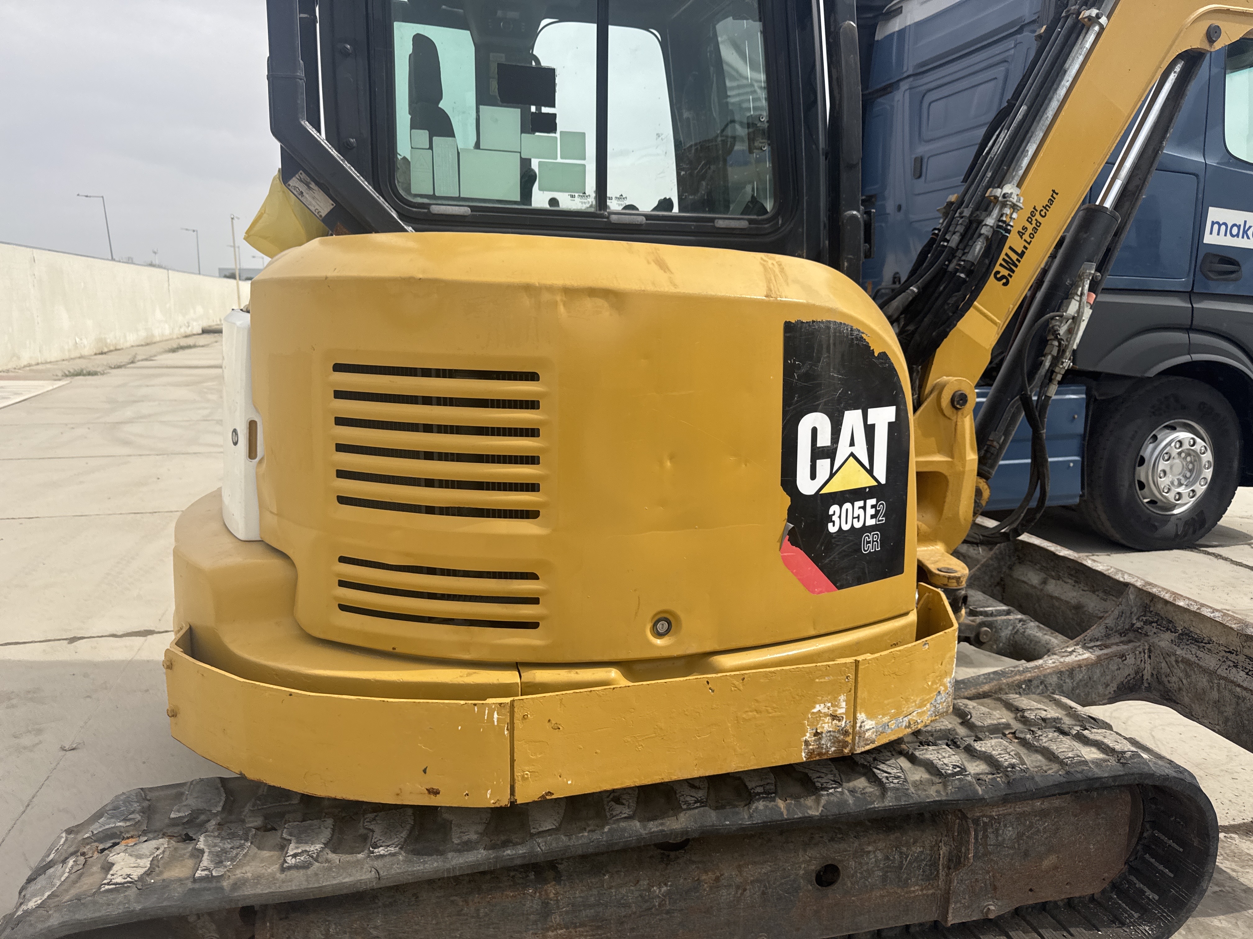MNX-020-Cat-305E2-Mini-excavators-inspection-Structure-Paint-1