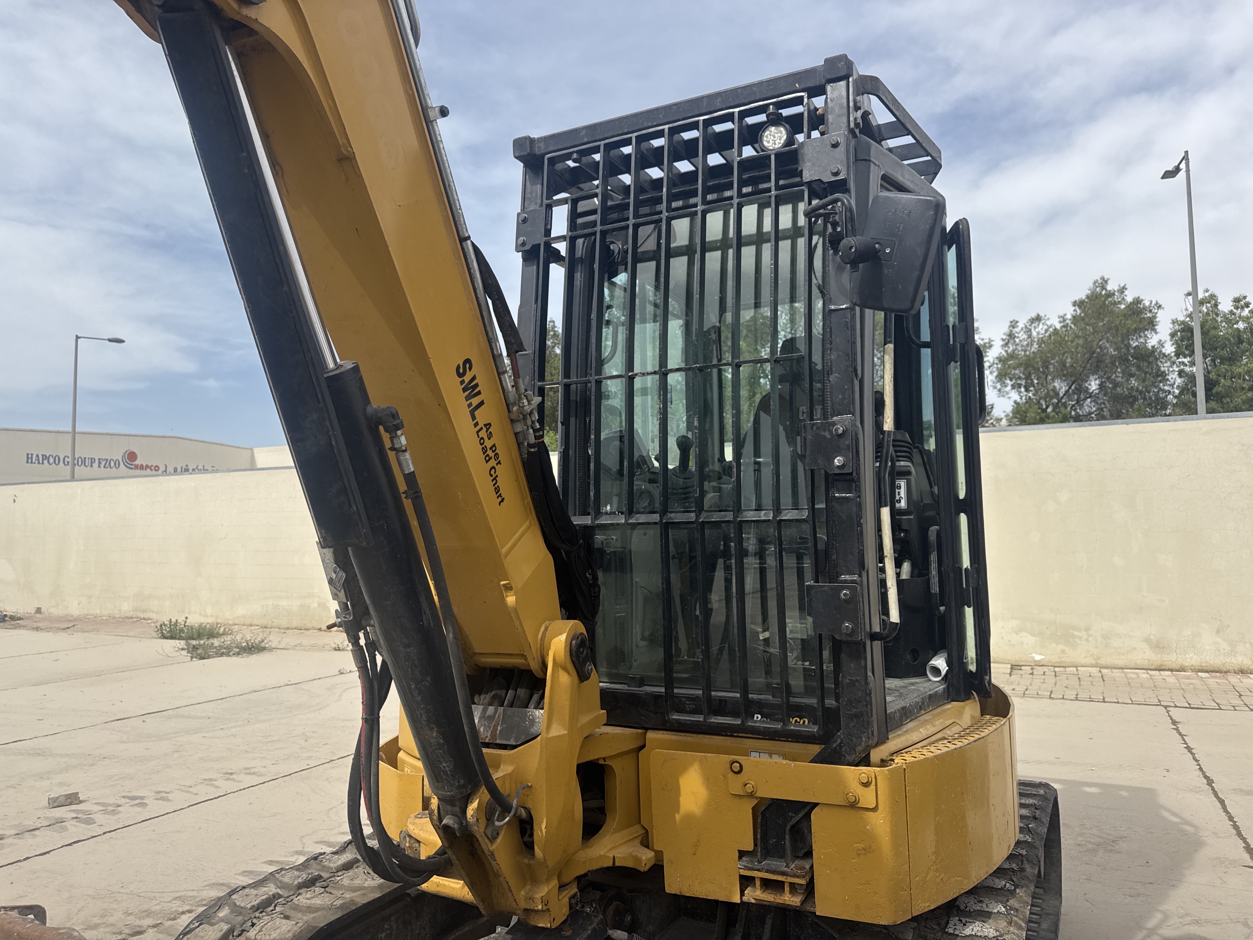 MNX-020-Cat-305E2-Mini-excavators-inspection-Structure-Paint-1