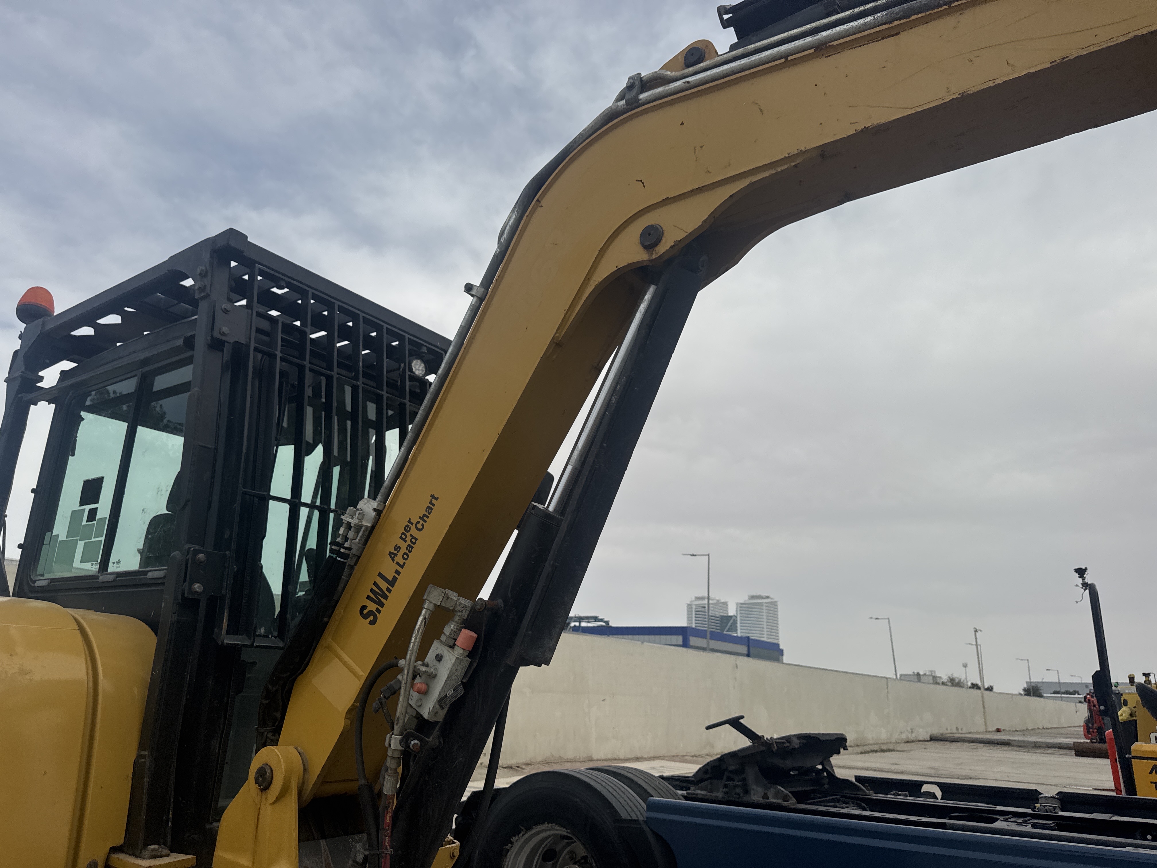 MNX-020-Cat-305E2-Mini-excavators-inspection-Chassis-Boom-1