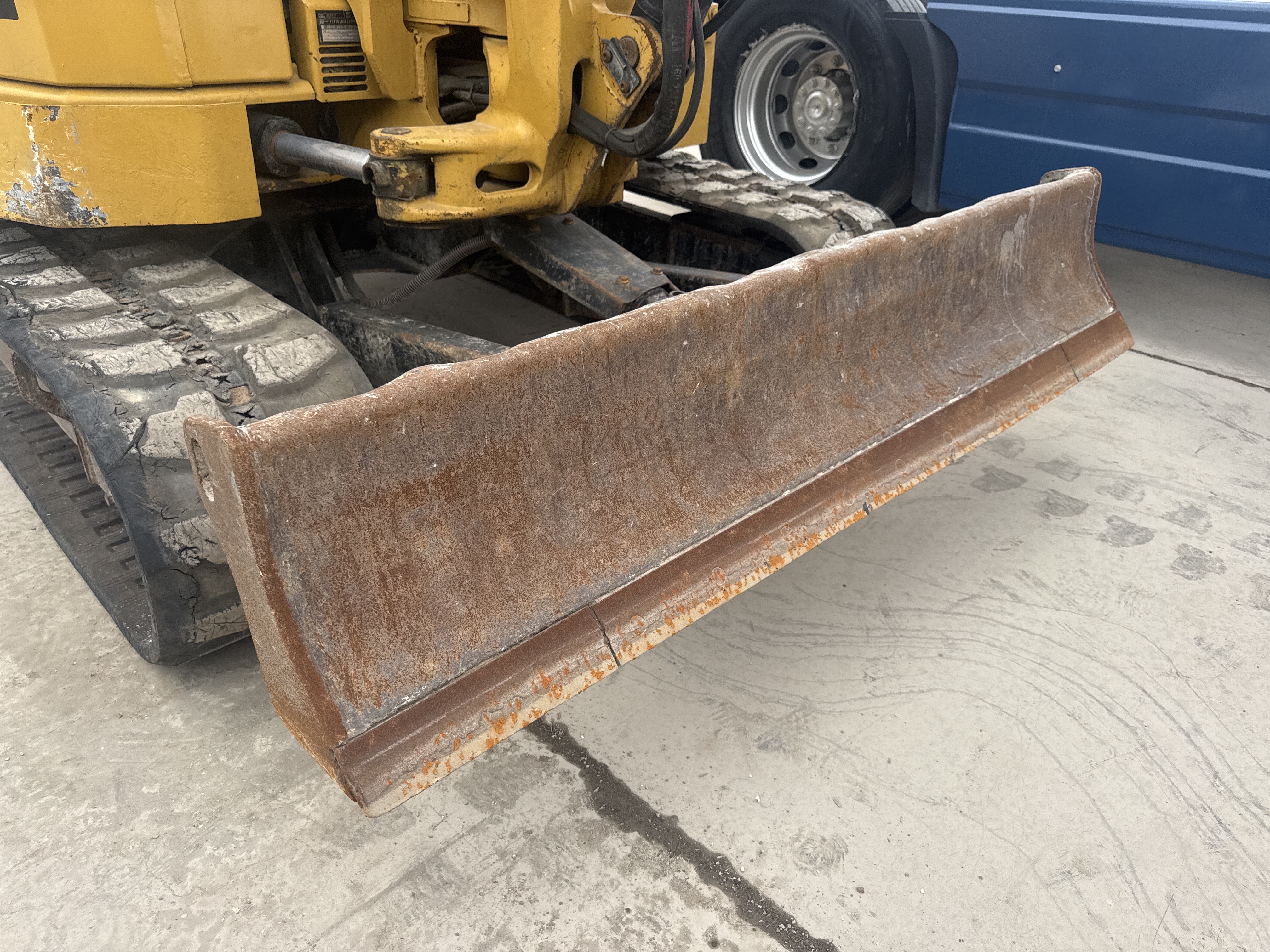 MNX-020-Cat-305E2-Mini-excavators-inspection-Chassis-Dozer-blade-1