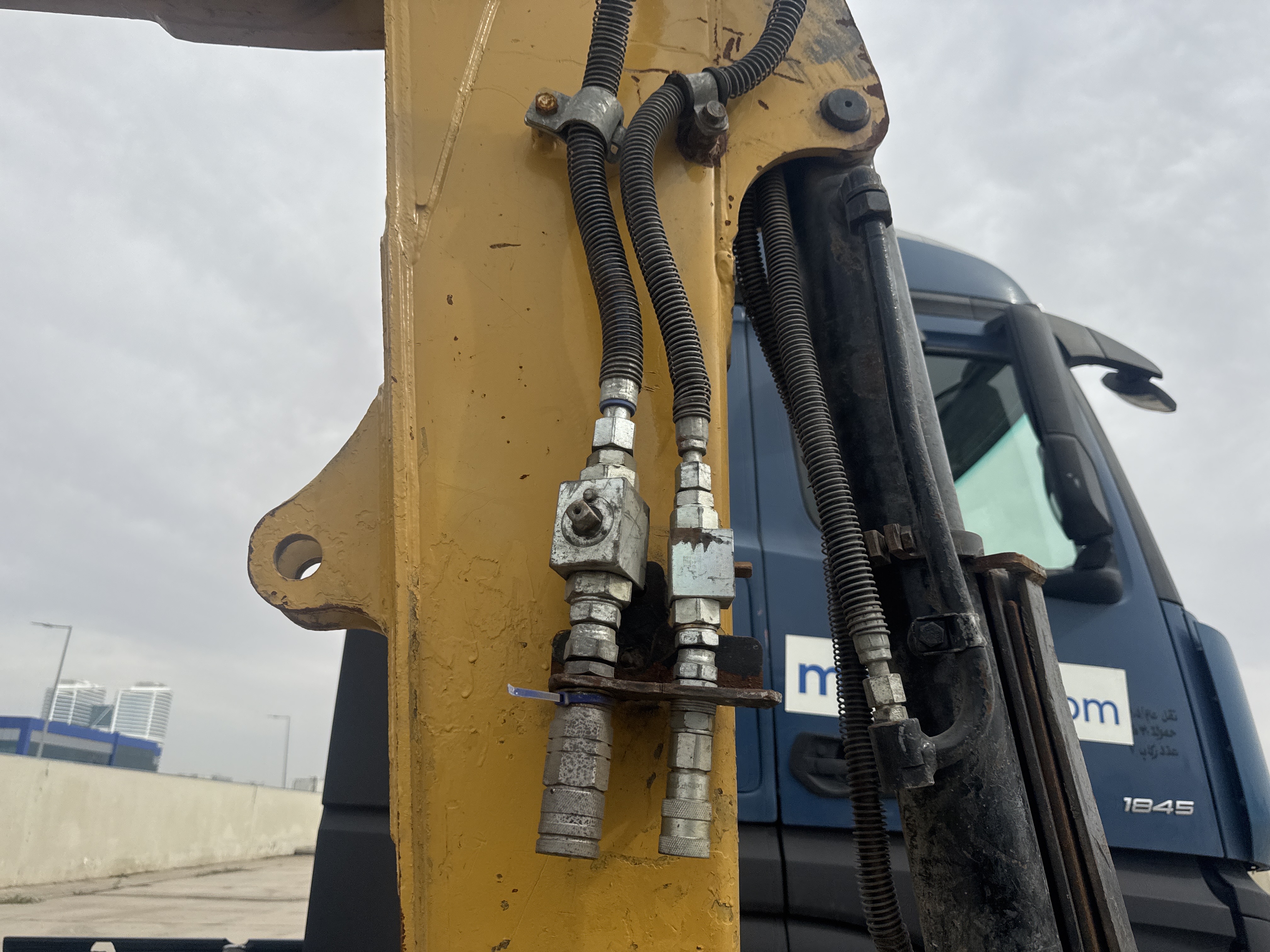 MNX-020-Cat-305E2-Mini-excavators-inspection-Hydraulics-Attachment-piping-1