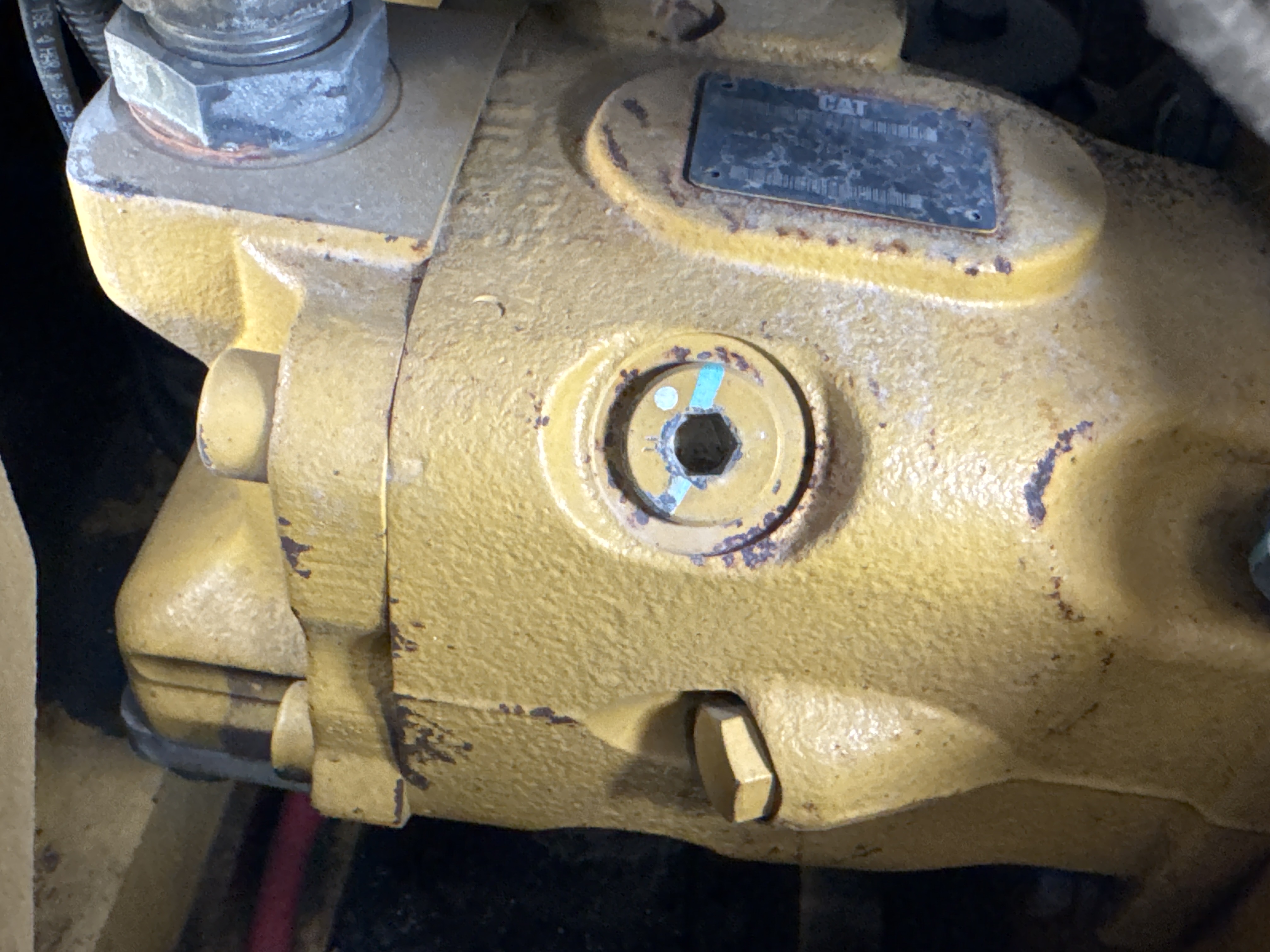 MNX-020-Cat-305E2-Mini-excavators-inspection-Hydraulics-Hydraulic-pump-1