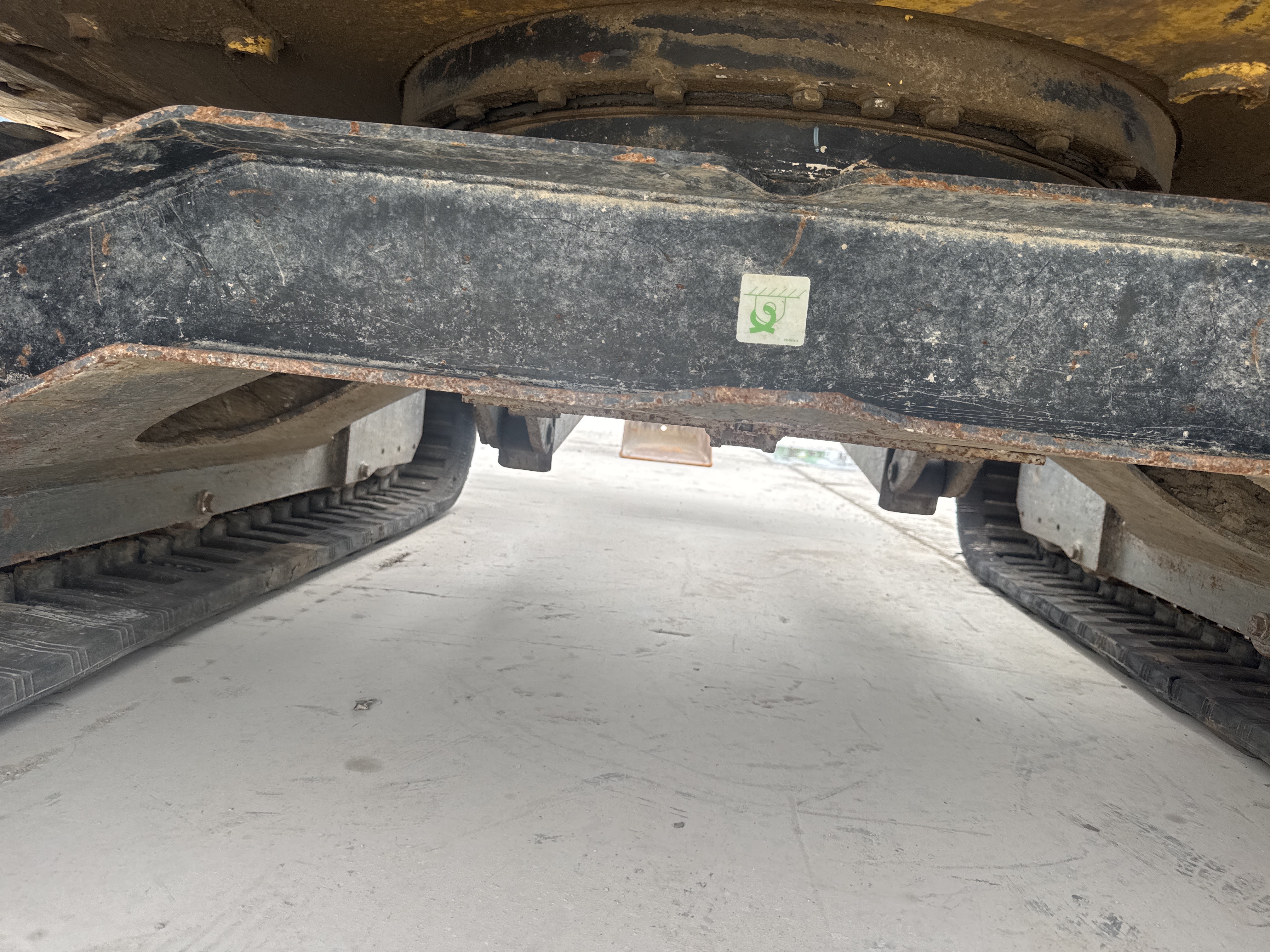 MNX-020-Cat-305E2-Mini-excavators-inspection-Hydraulics-Turntable/slewing-assembly-1