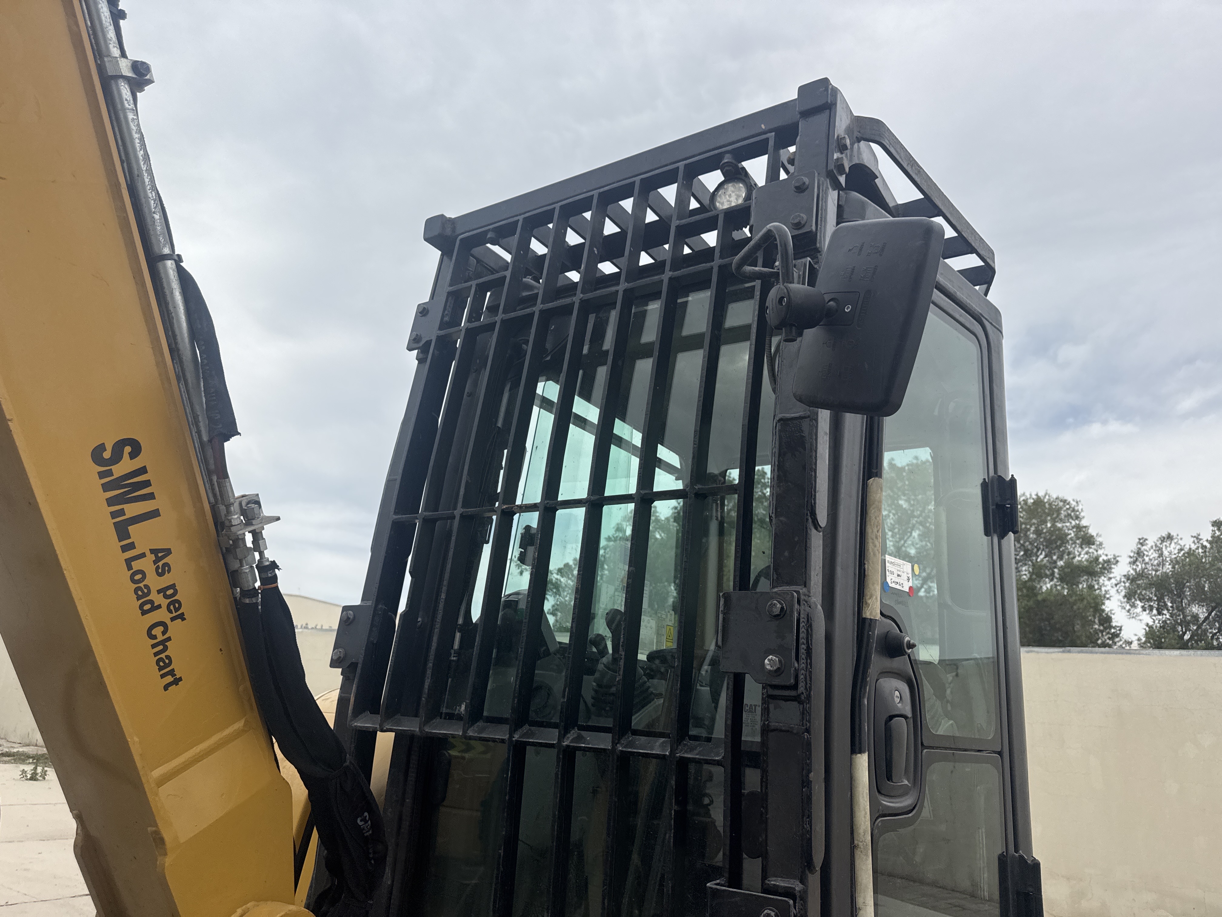 MNX-020-Cat-305E2-Mini-excavators-inspection-Safety-Rollover-protective-structure-(ROPS-/-FOPS)-1