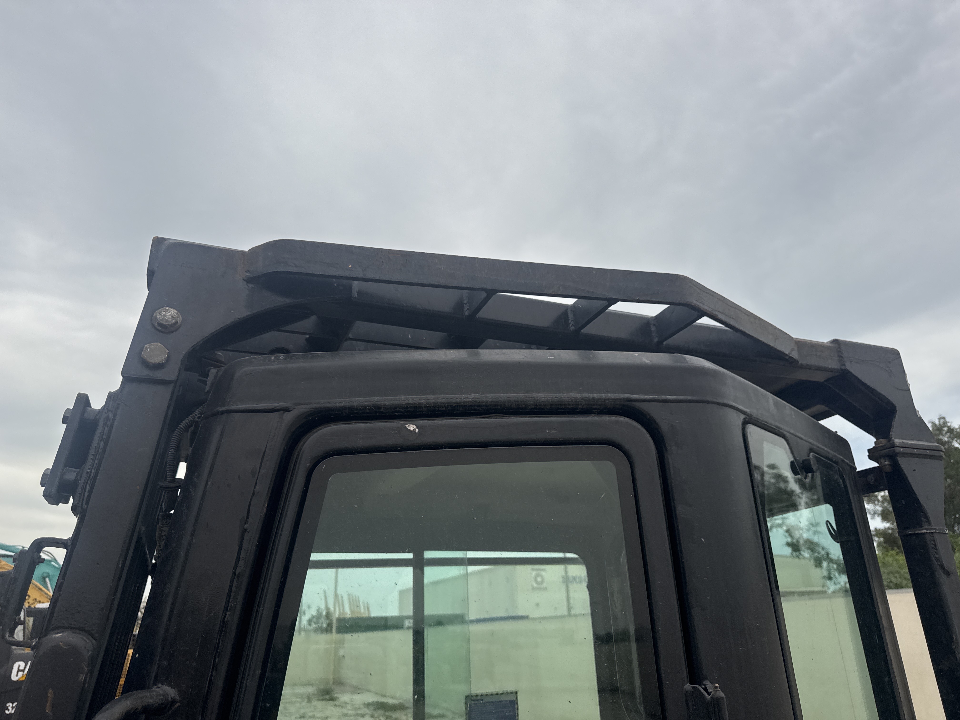 MNX-020-Cat-305E2-Mini-excavators-inspection-Safety-Rollover-protective-structure-(ROPS-/-FOPS)-1