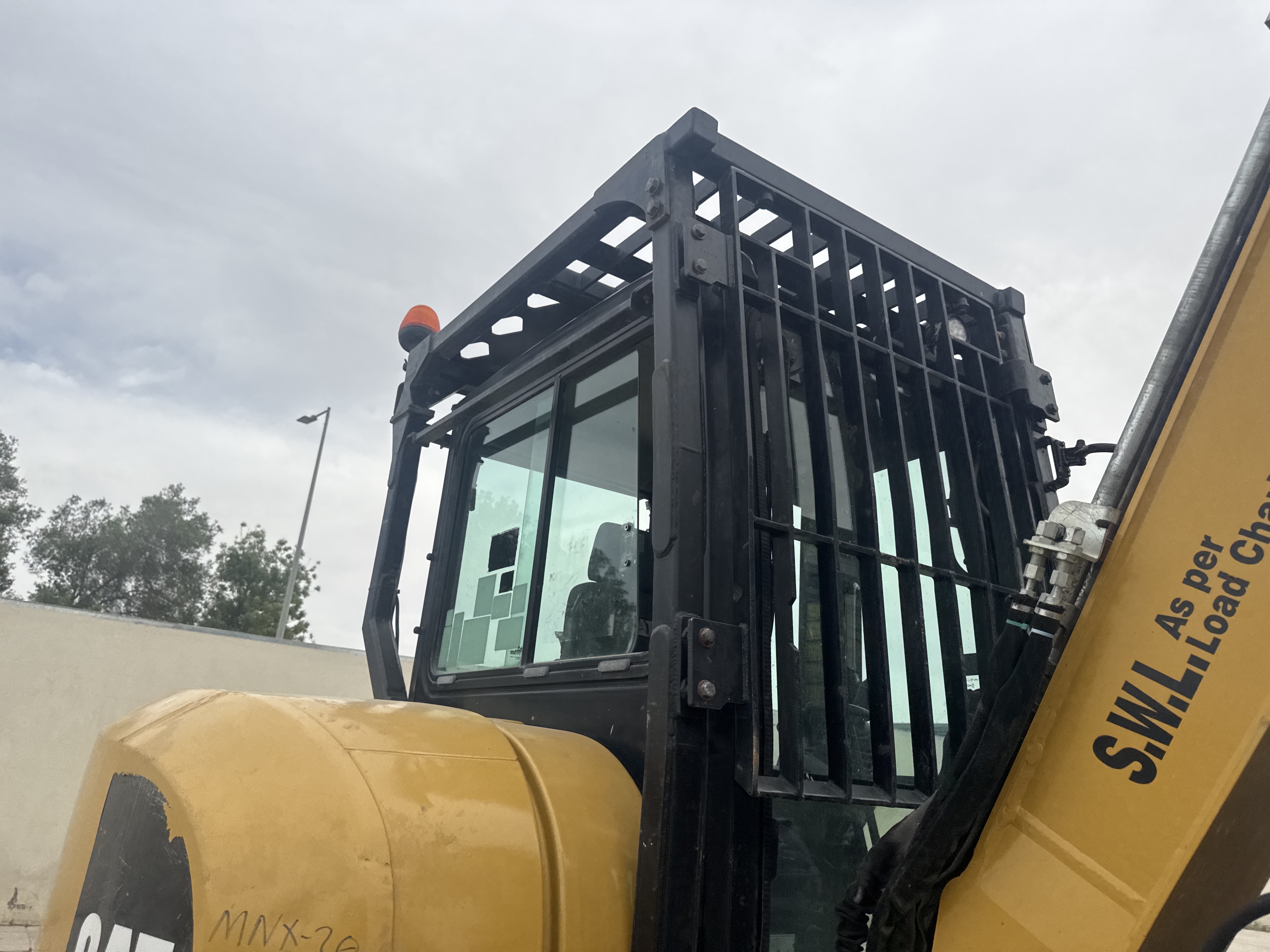 MNX-020-Cat-305E2-Mini-excavators-inspection-Safety-Rollover-protective-structure-(ROPS-/-FOPS)-1