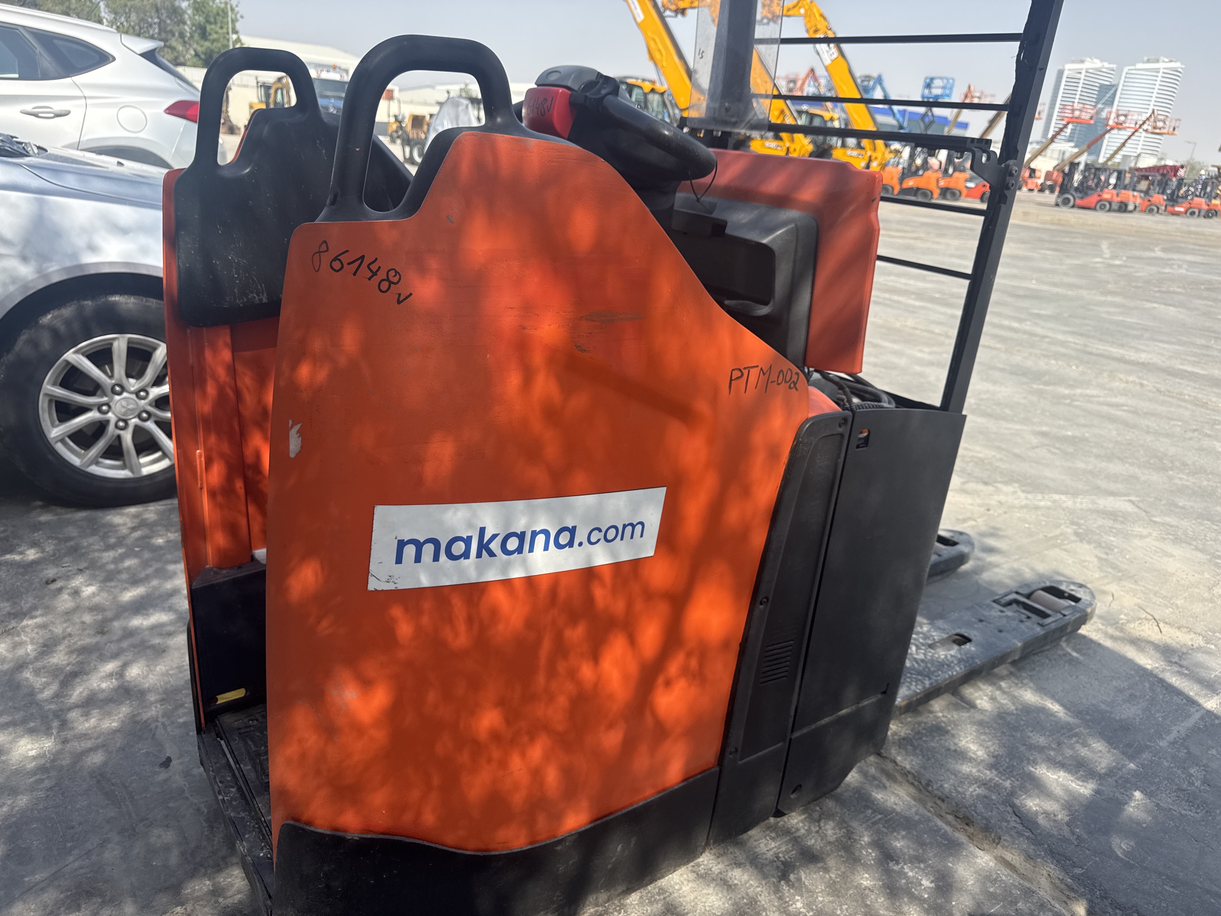 PTM-002-Toyota-Levio-LPE200-Pallet-trucks-inspection-Structure-Paint-1