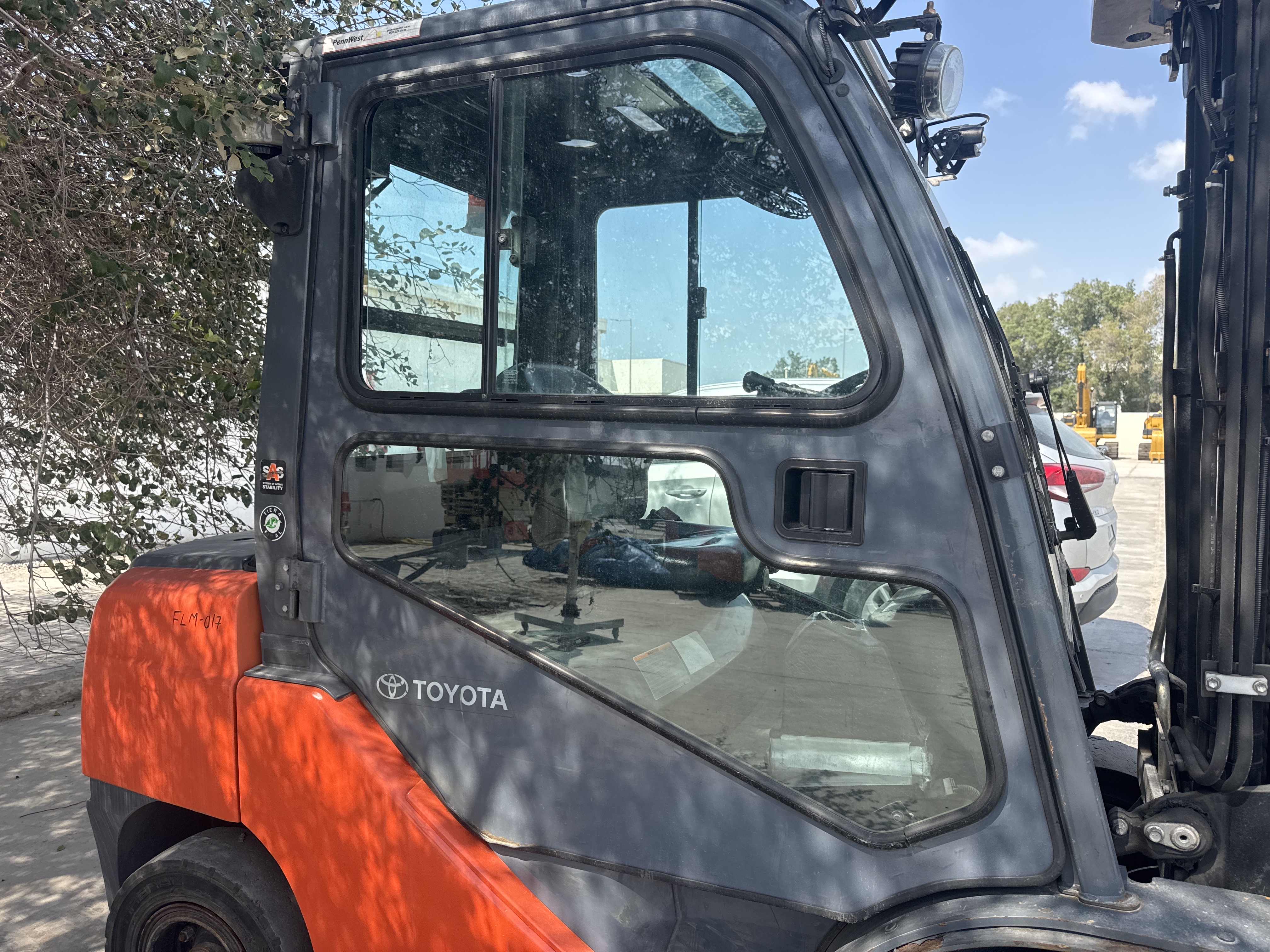 FLM-017-Toyota-8FDU30-Forklifts-inspection-Structure-Doors-1