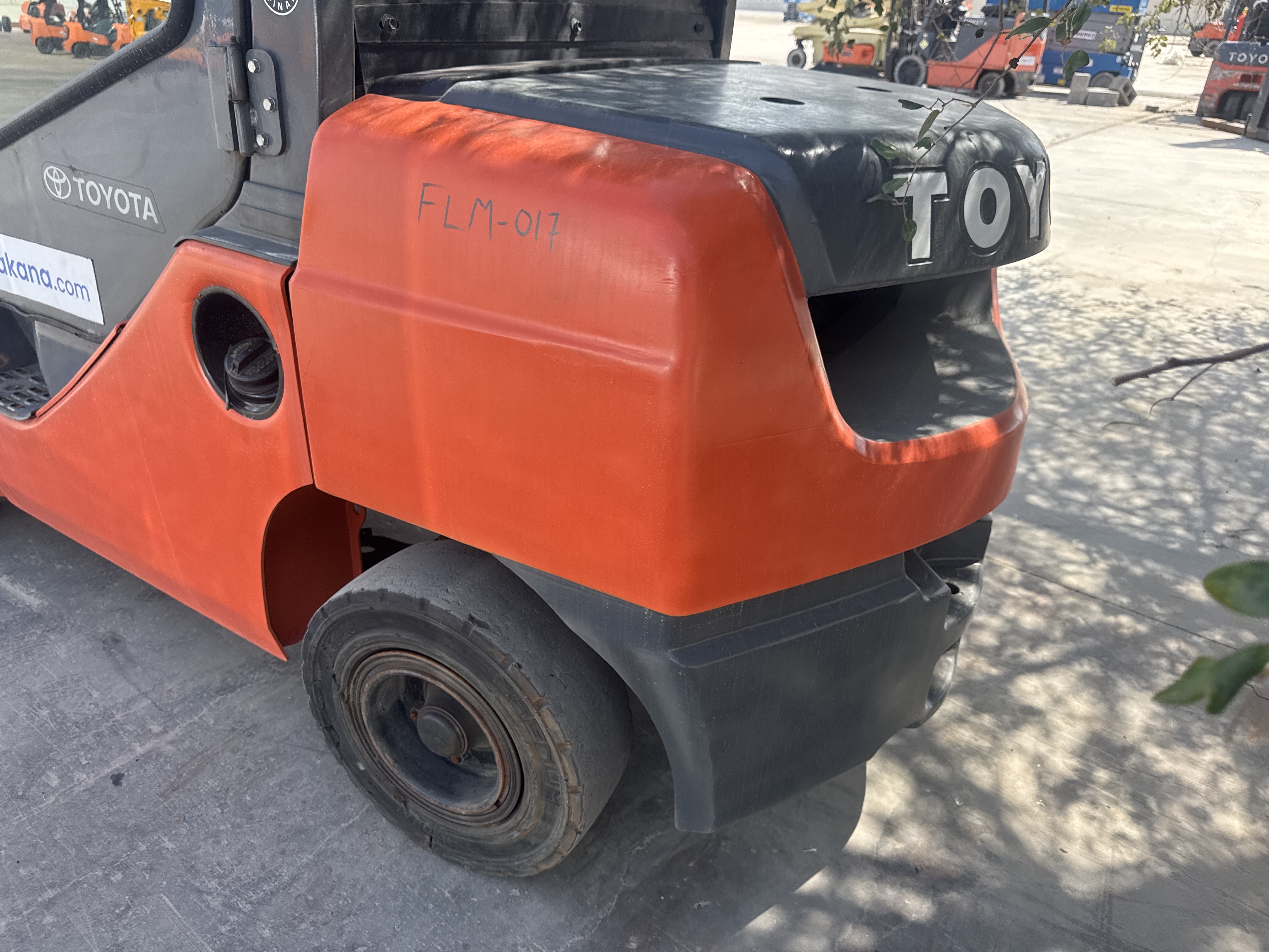 FLM-017-Toyota-8FDU30-Forklifts-inspection-Structure-Paint-1