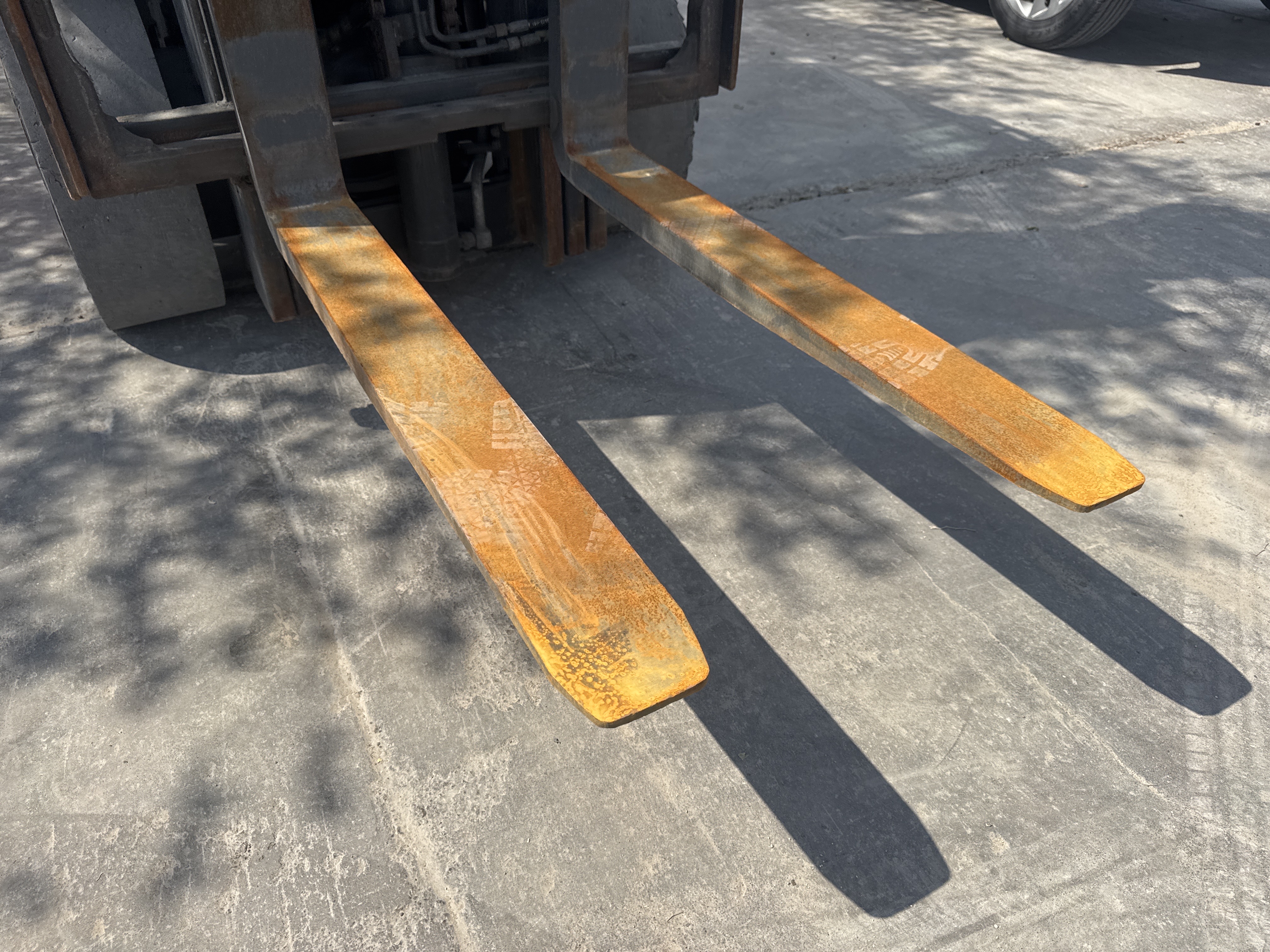 FLM-017-Toyota-8FDU30-Forklifts-inspection-Chassis-Forks-1