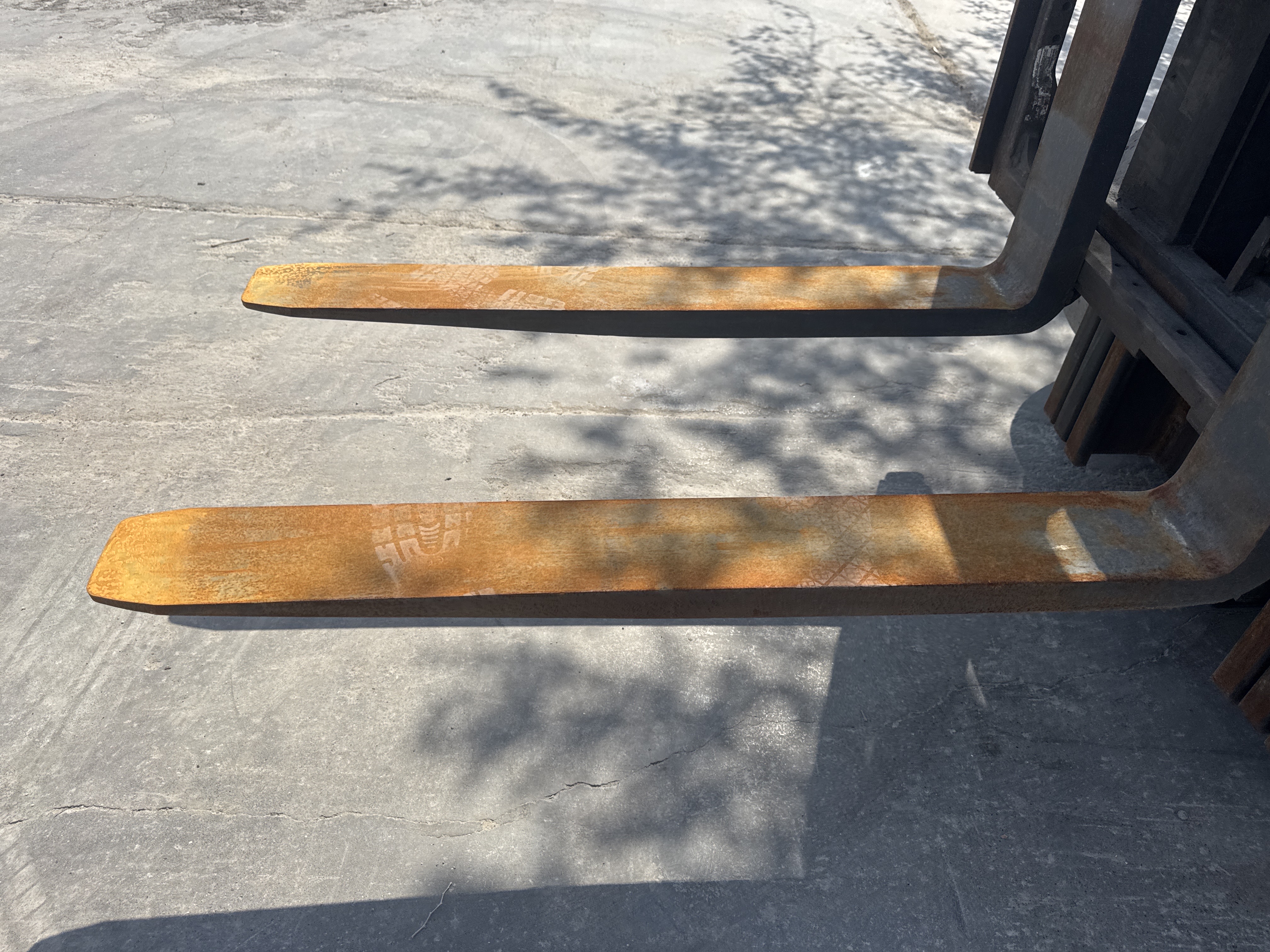 FLM-017-Toyota-8FDU30-Forklifts-inspection-Chassis-Forks-1