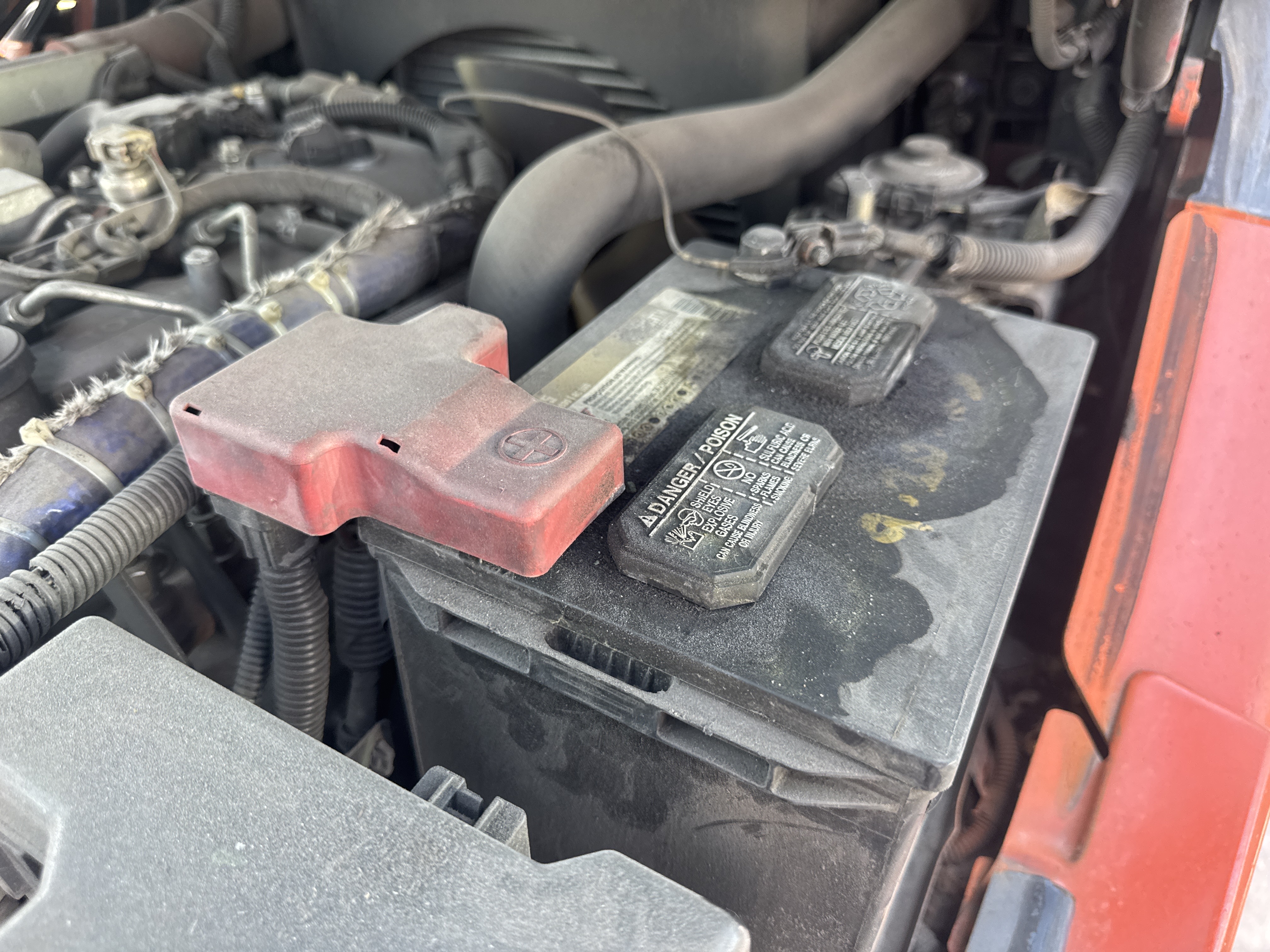 FLM-017-Toyota-8FDU30-Forklifts-inspection-Electronics-Battery-1