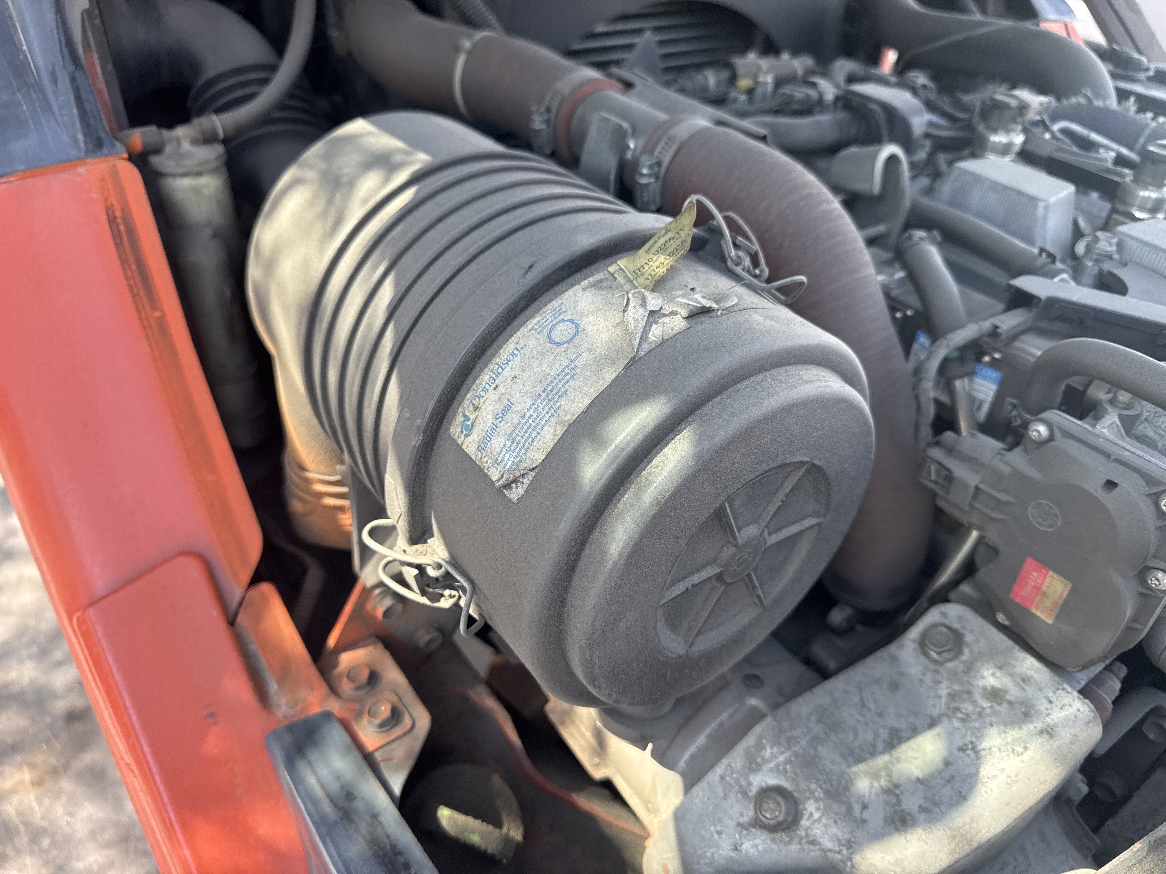 FLM-017-Toyota-8FDU30-Forklifts-inspection-Engine-Air-intake-system-1