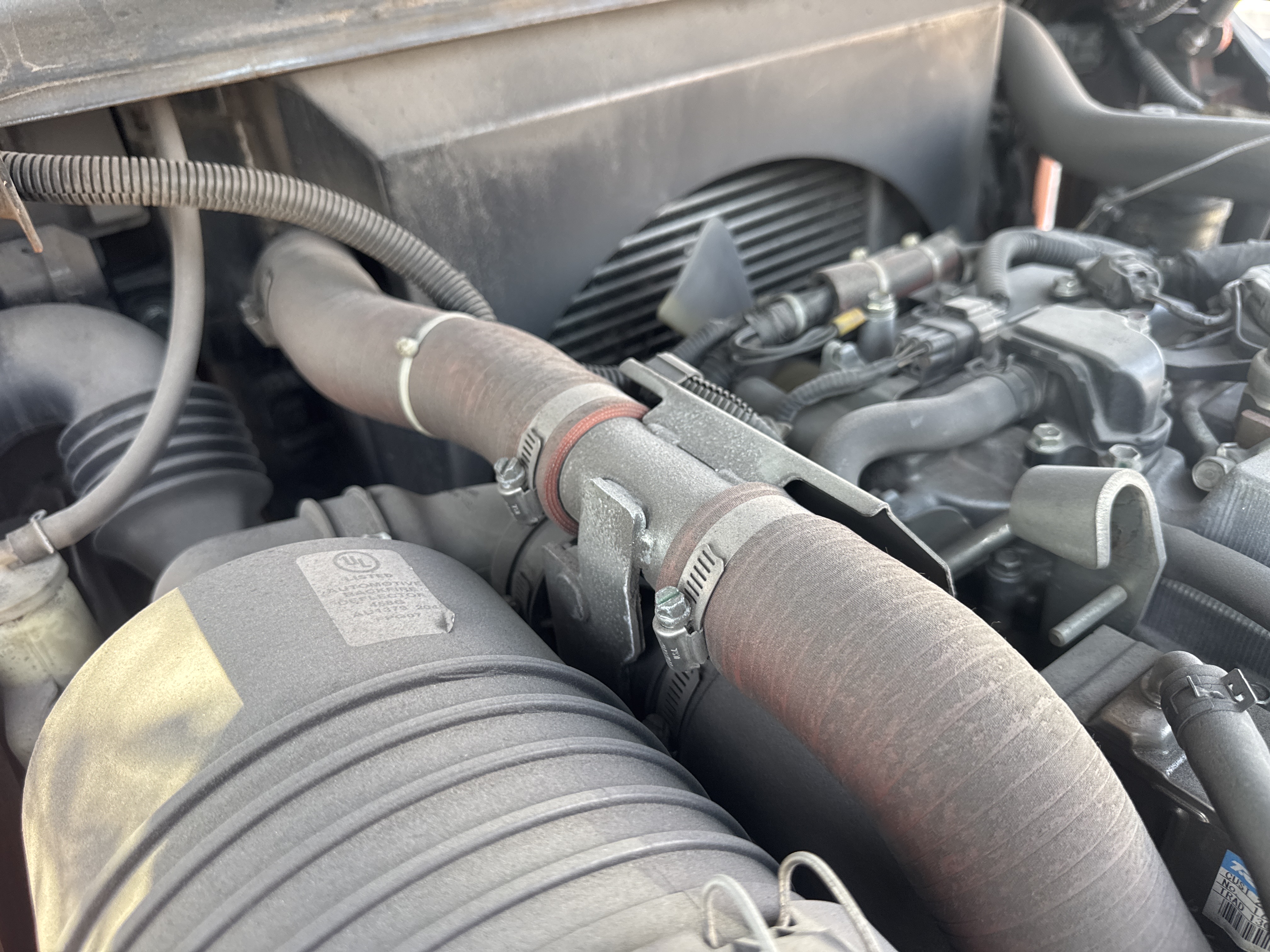 FLM-017-Toyota-8FDU30-Forklifts-inspection-Engine-Hoses-1