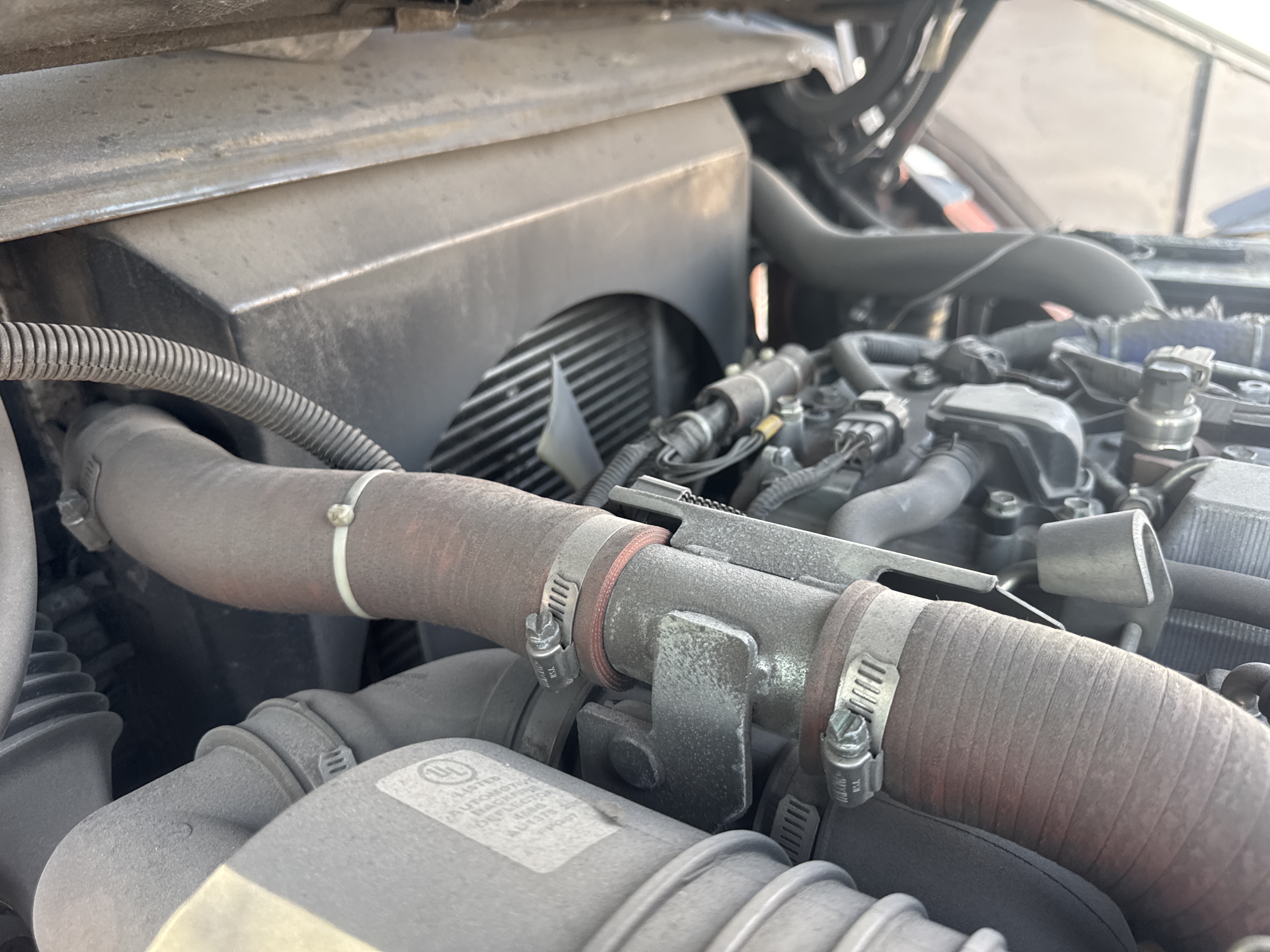 FLM-017-Toyota-8FDU30-Forklifts-inspection-Engine-Hoses-1