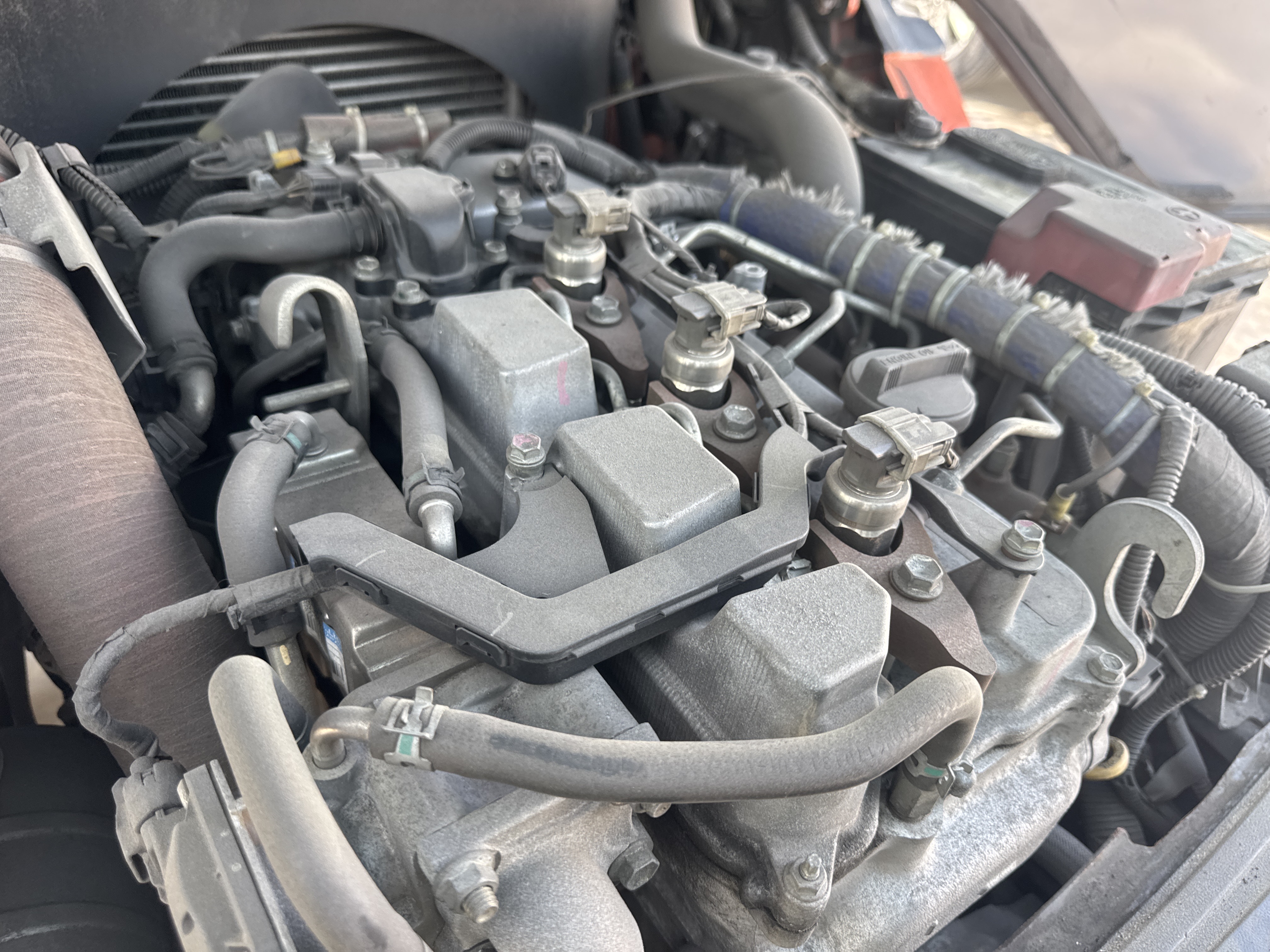 FLM-017-Toyota-8FDU30-Forklifts-inspection-Engine-Engine-oil-leaks-1