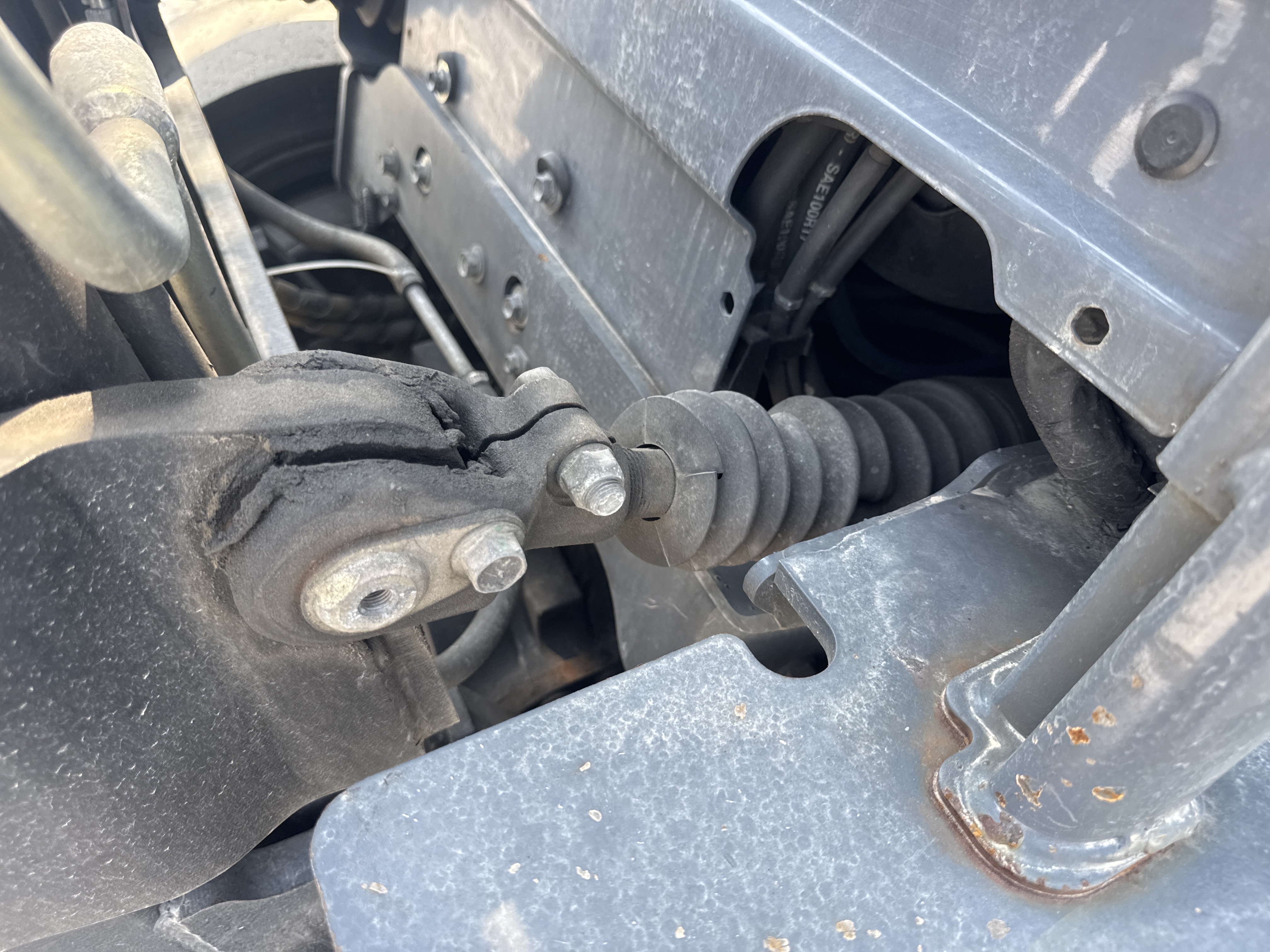 FLM-017-Toyota-8FDU30-Forklifts-inspection-Hydraulics-Tilt-cylinders-1