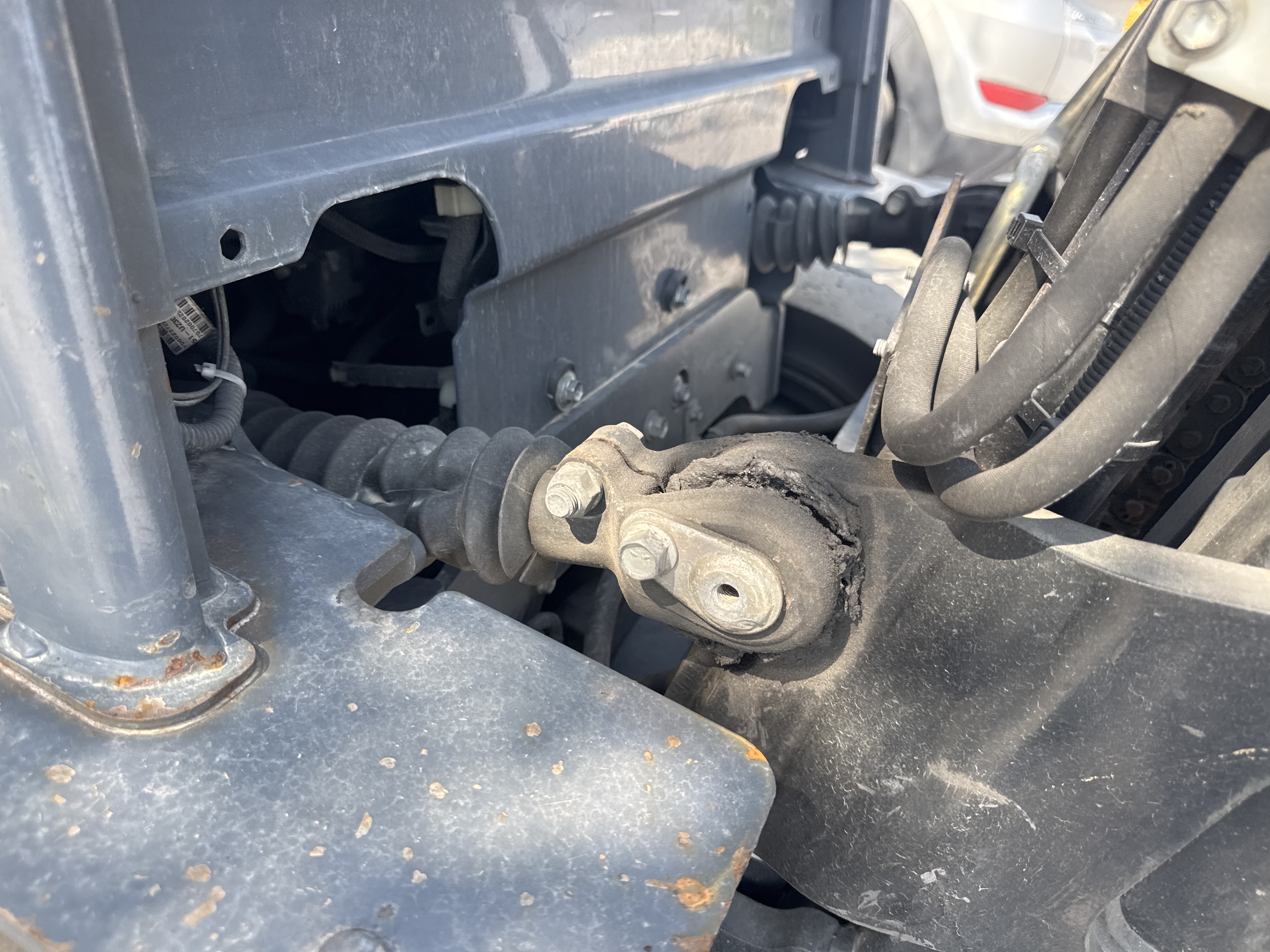FLM-017-Toyota-8FDU30-Forklifts-inspection-Hydraulics-Tilt-cylinders-1