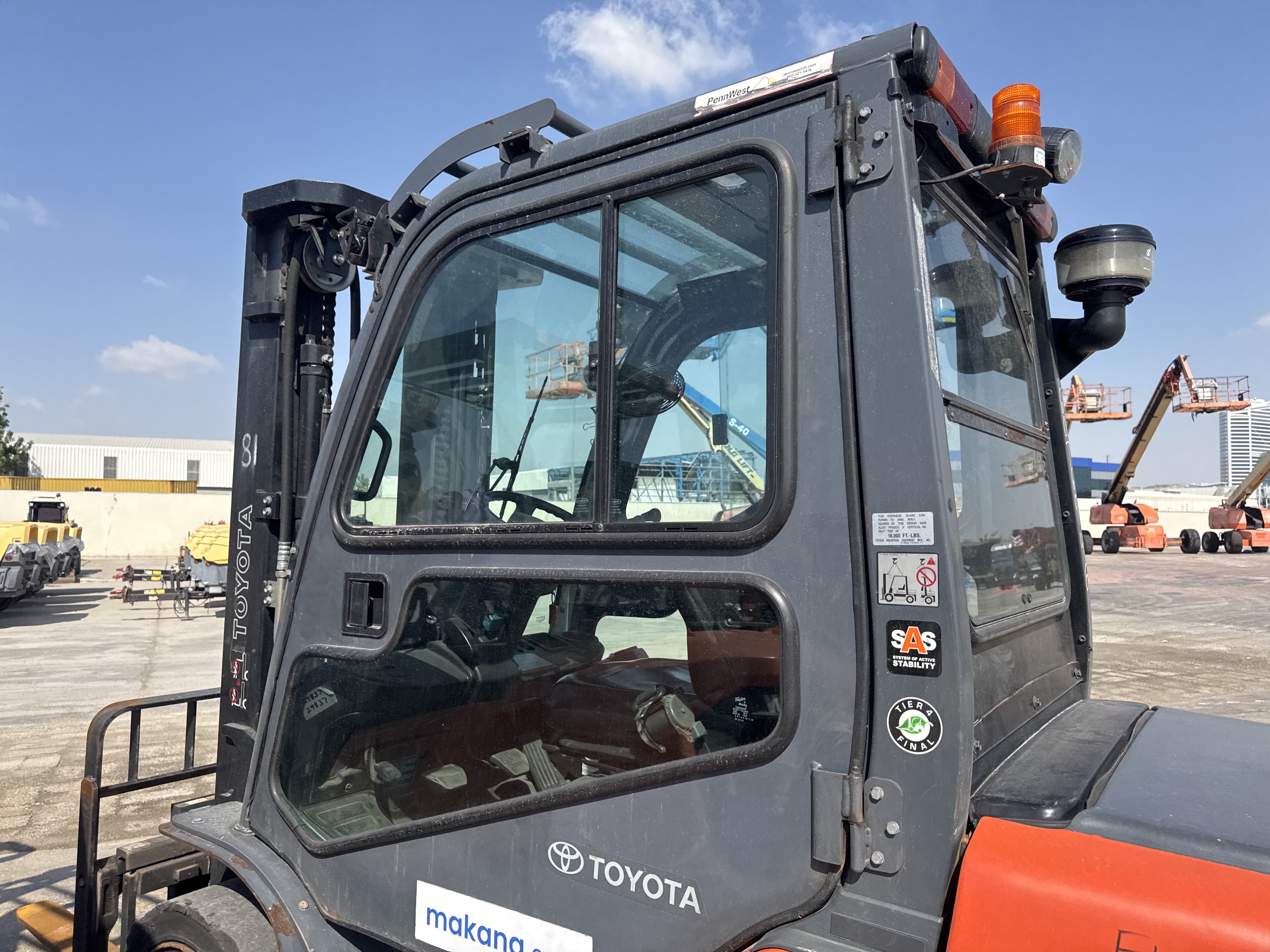 FLM-017-Toyota-8FDU30-Forklifts-inspection-Safety-Glass-1