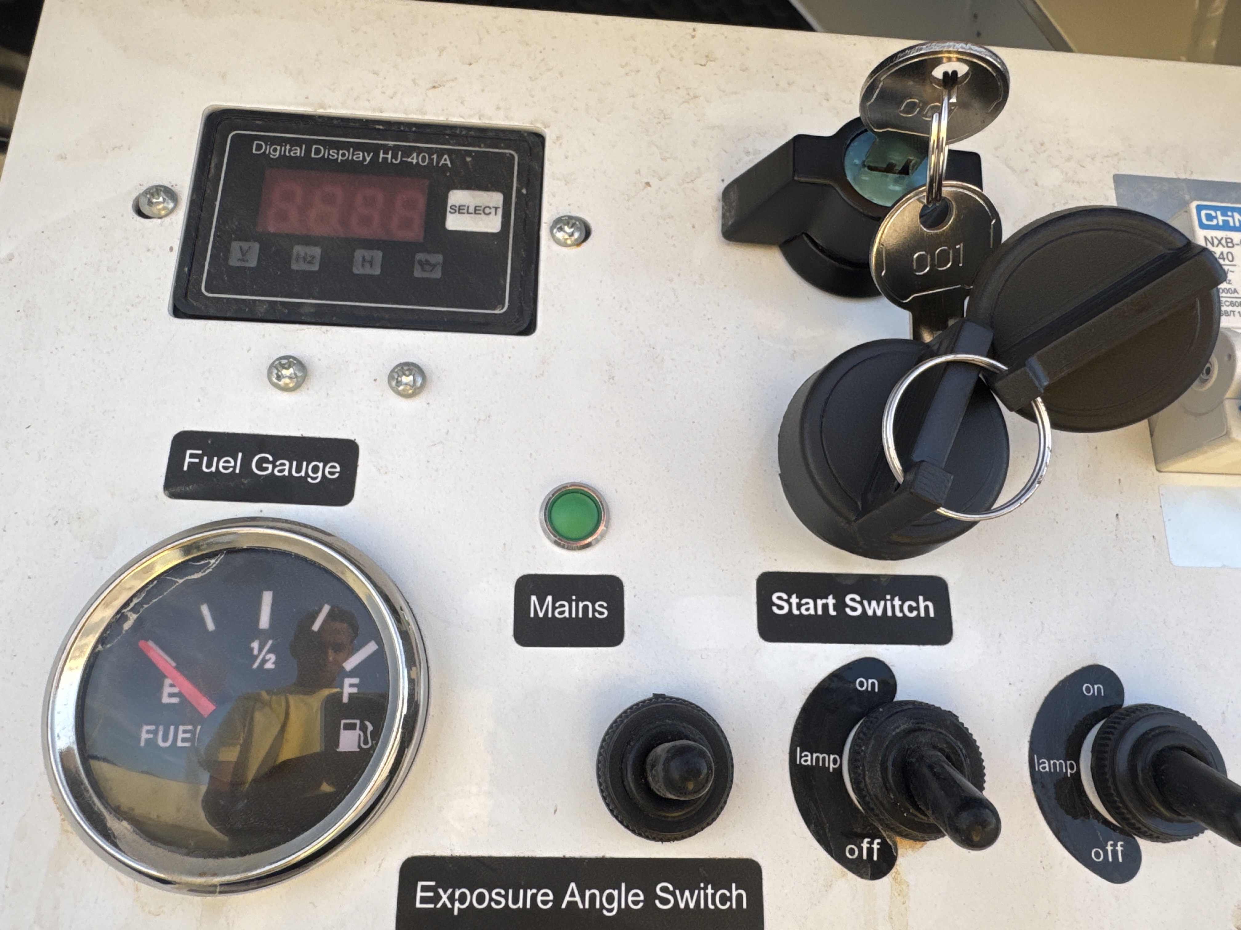 LTA-002-Hunter-Pro-GLTS4005-Light-towers-inspection-Engine-On/Off-switch-1