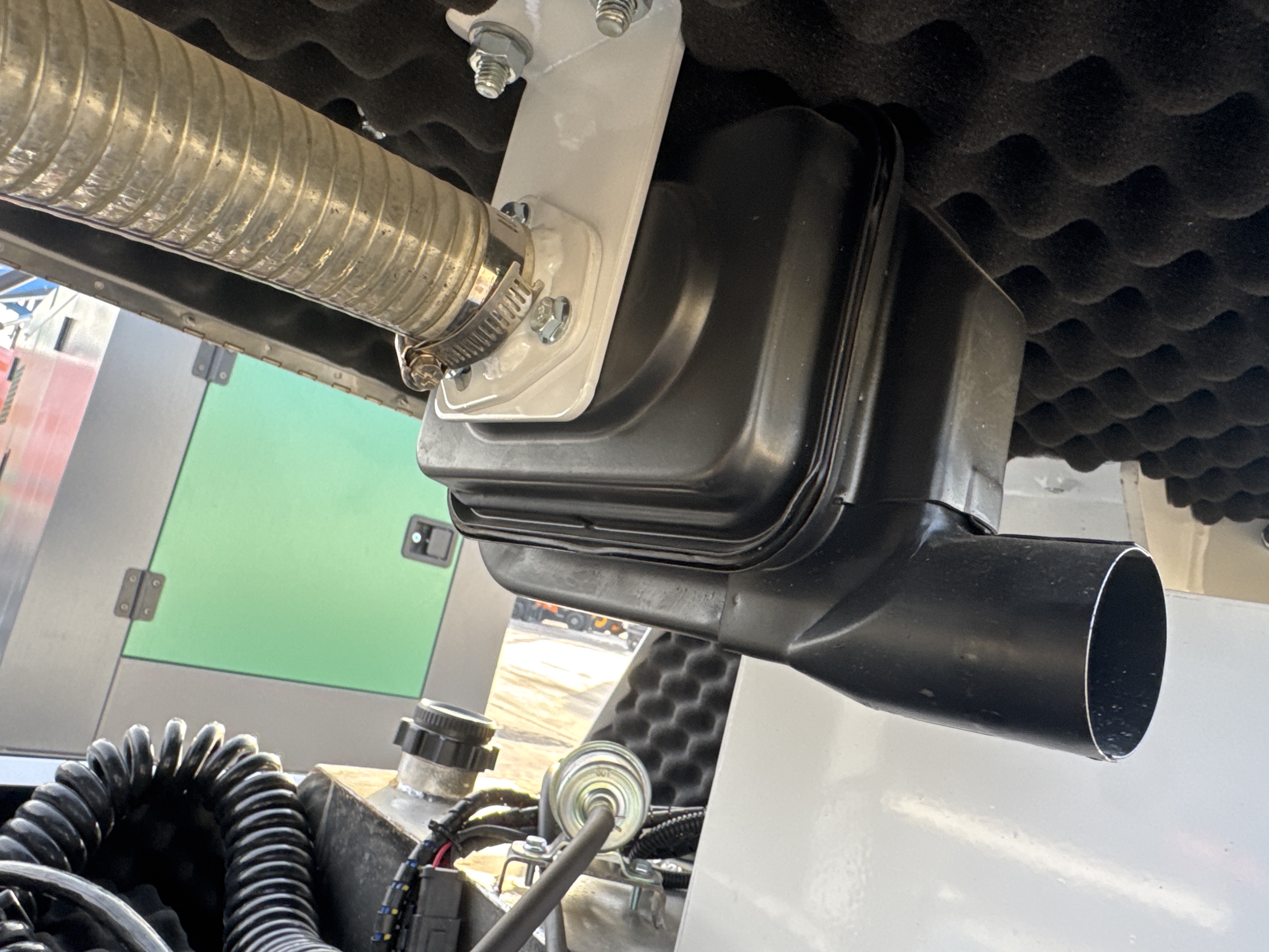 LTA-002-Hunter-Pro-GLTS4005-Light-towers-inspection-Engine-Exhaust-system-1