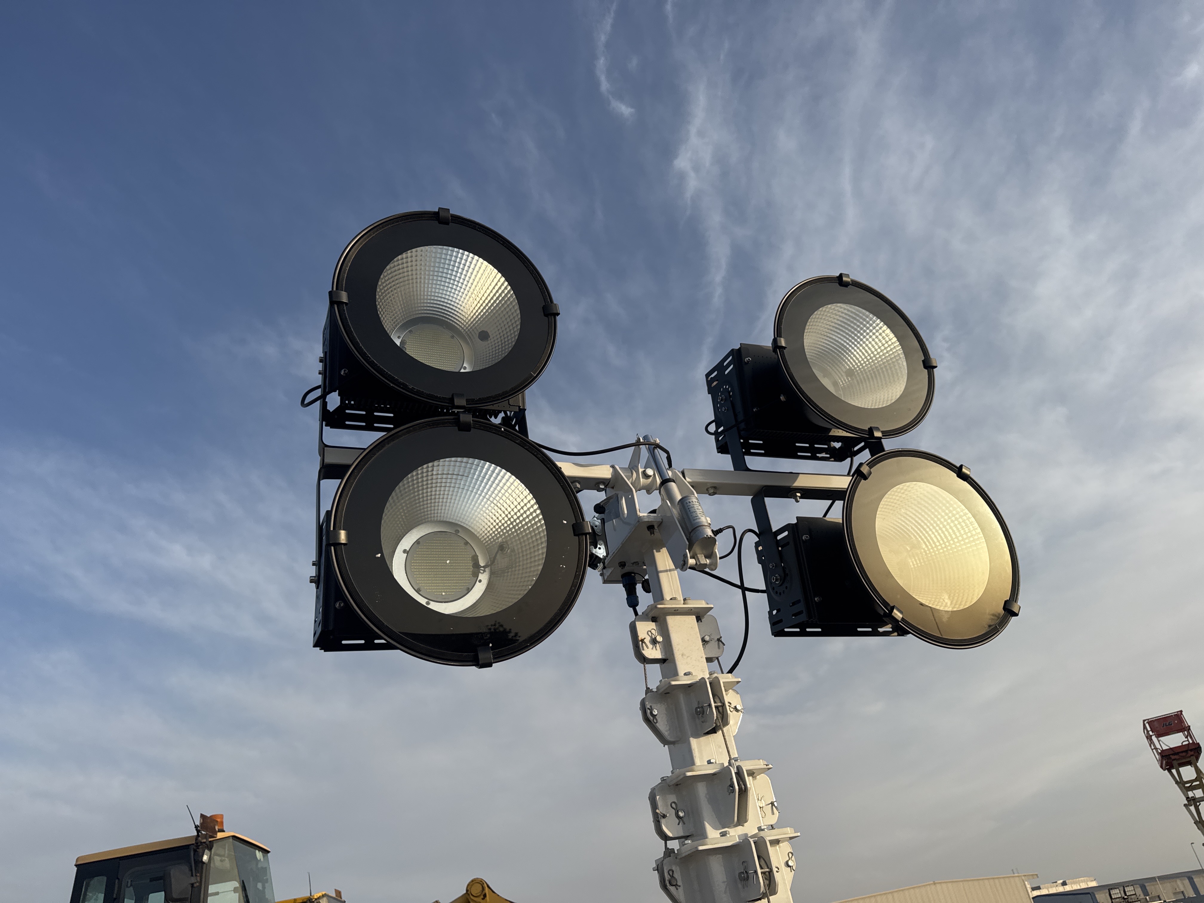 LTA-002-Hunter-Pro-GLTS4005-Light-towers-inspection-Electronics-Exterior-lights-1