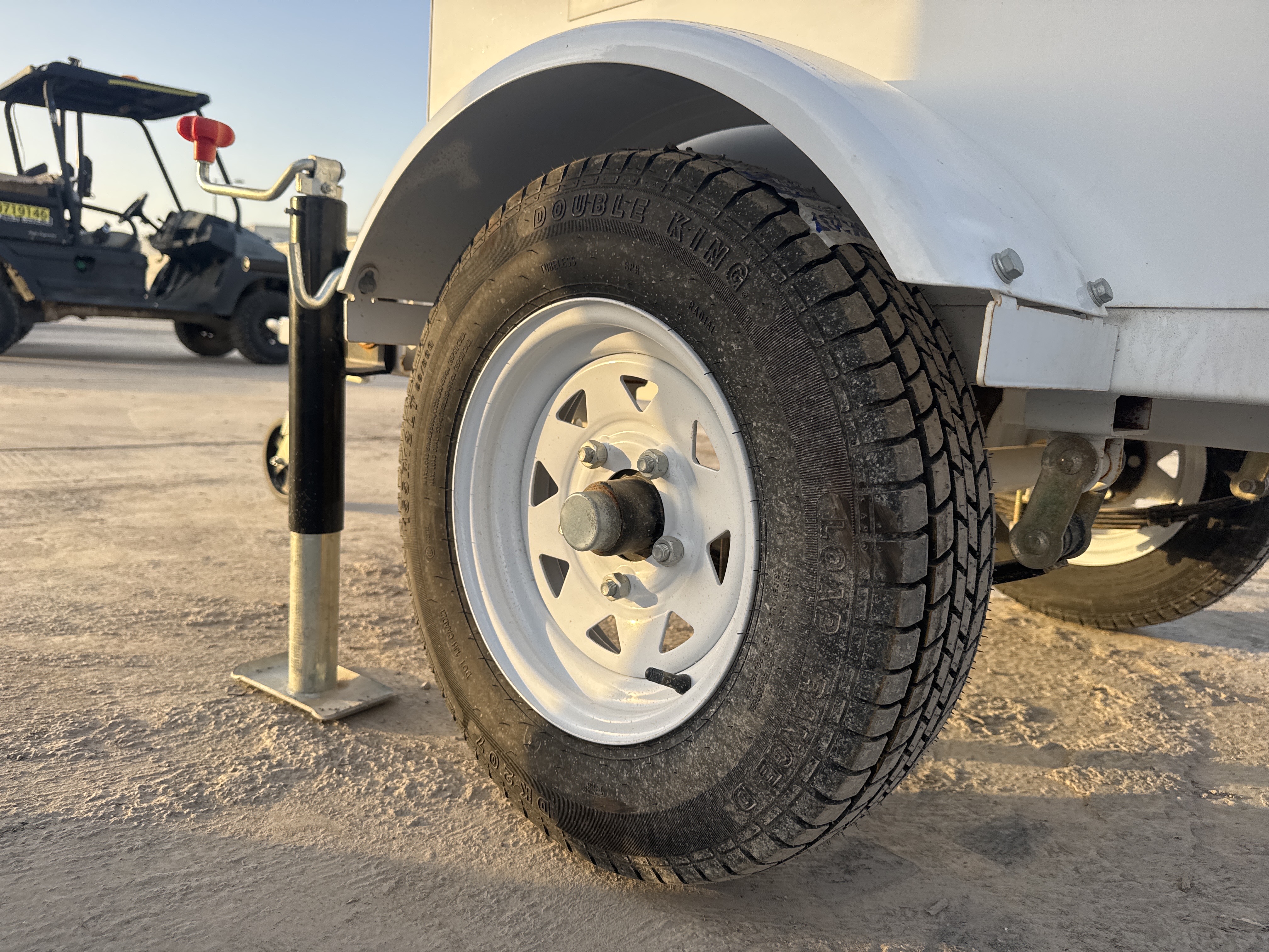 LTA-002-Hunter-Pro-GLTS4005-Light-towers-inspection-Structure-Left-rear-tire-/-wheel-hub---condition-1