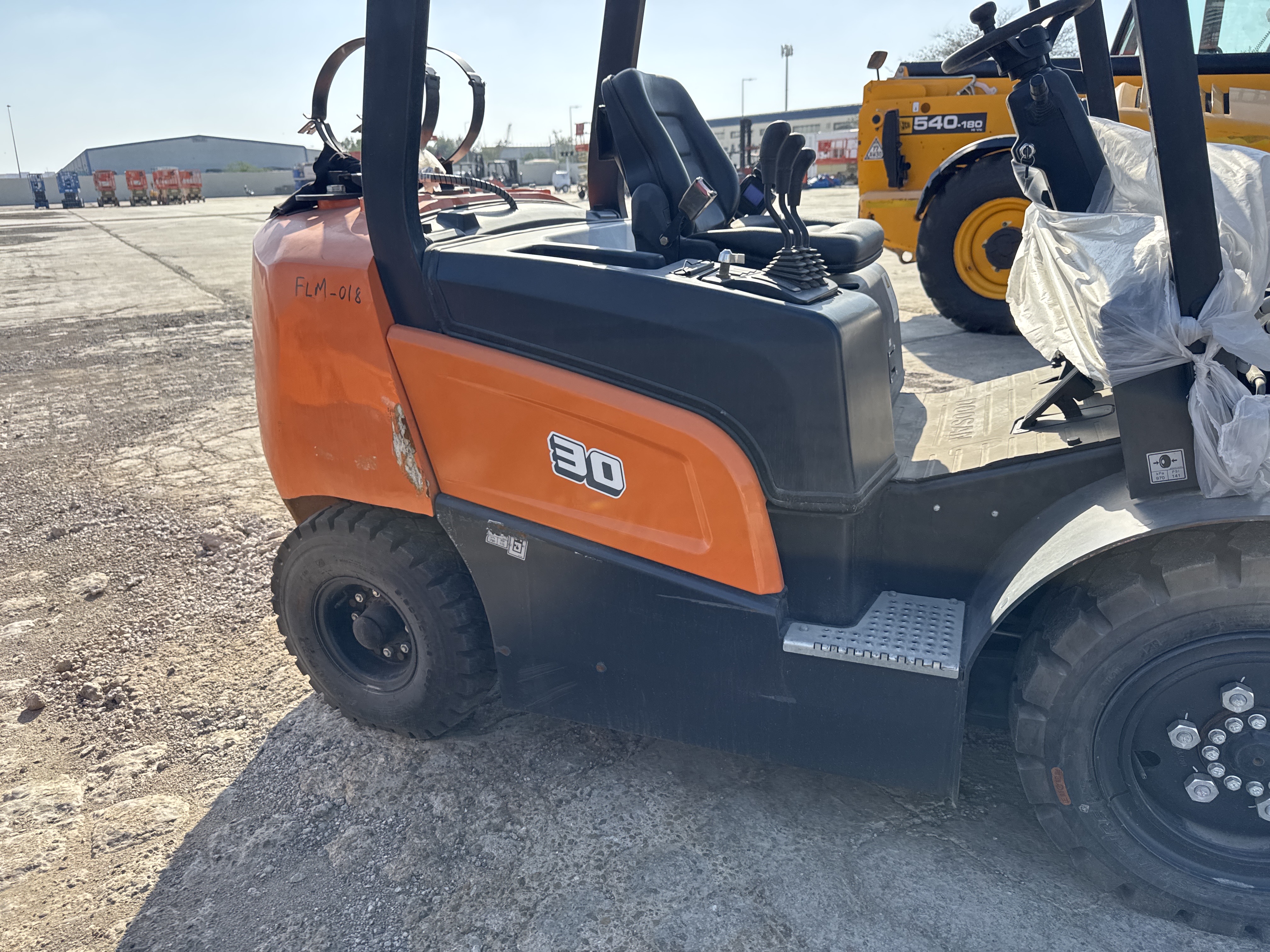 FLM-018-Doosan-G30NXP-Forklifts-inspection-Structure-Paint-1