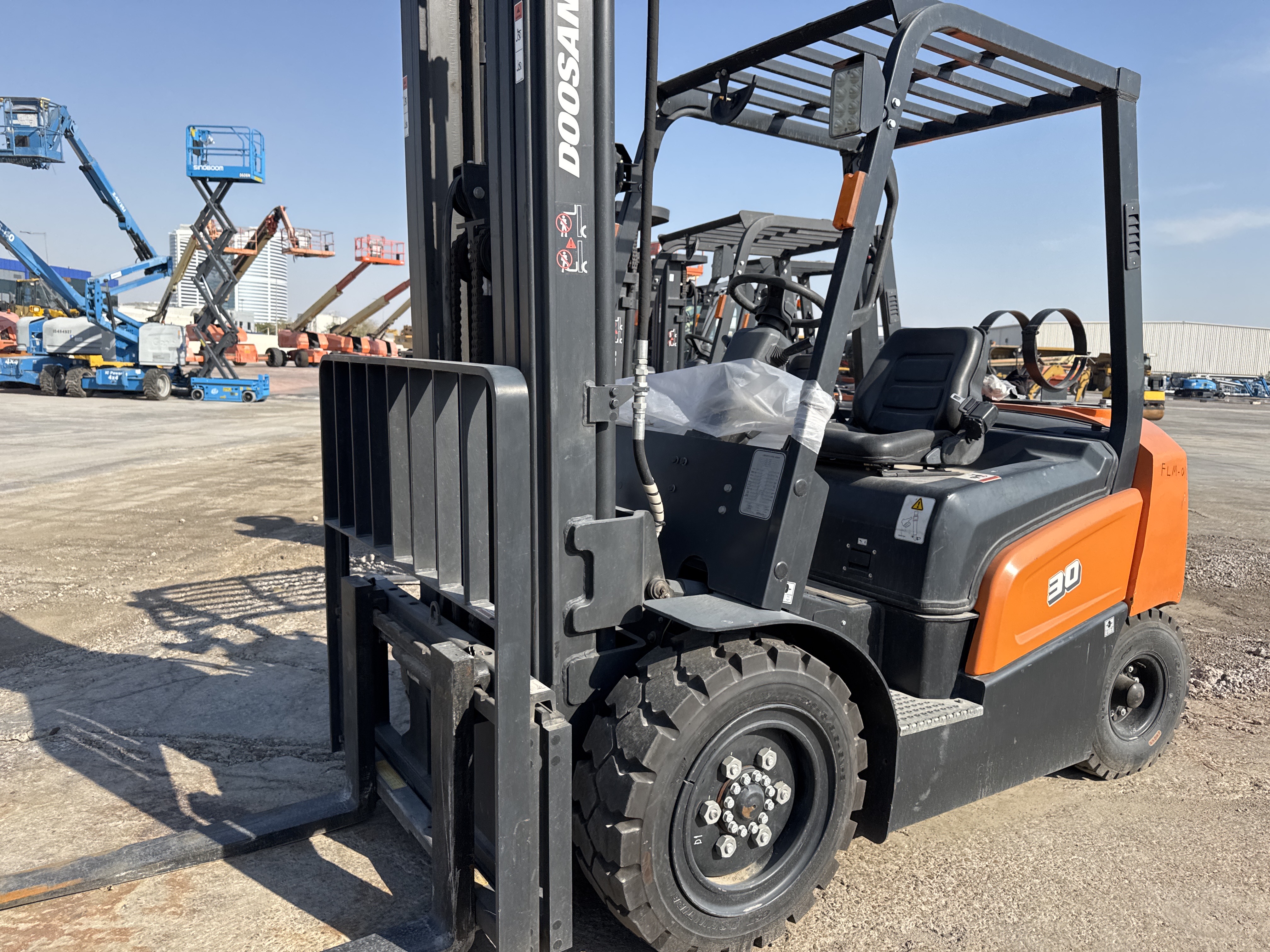 FLM-018-Doosan-G30NXP-Forklifts-inspection-Structure-Paint-1