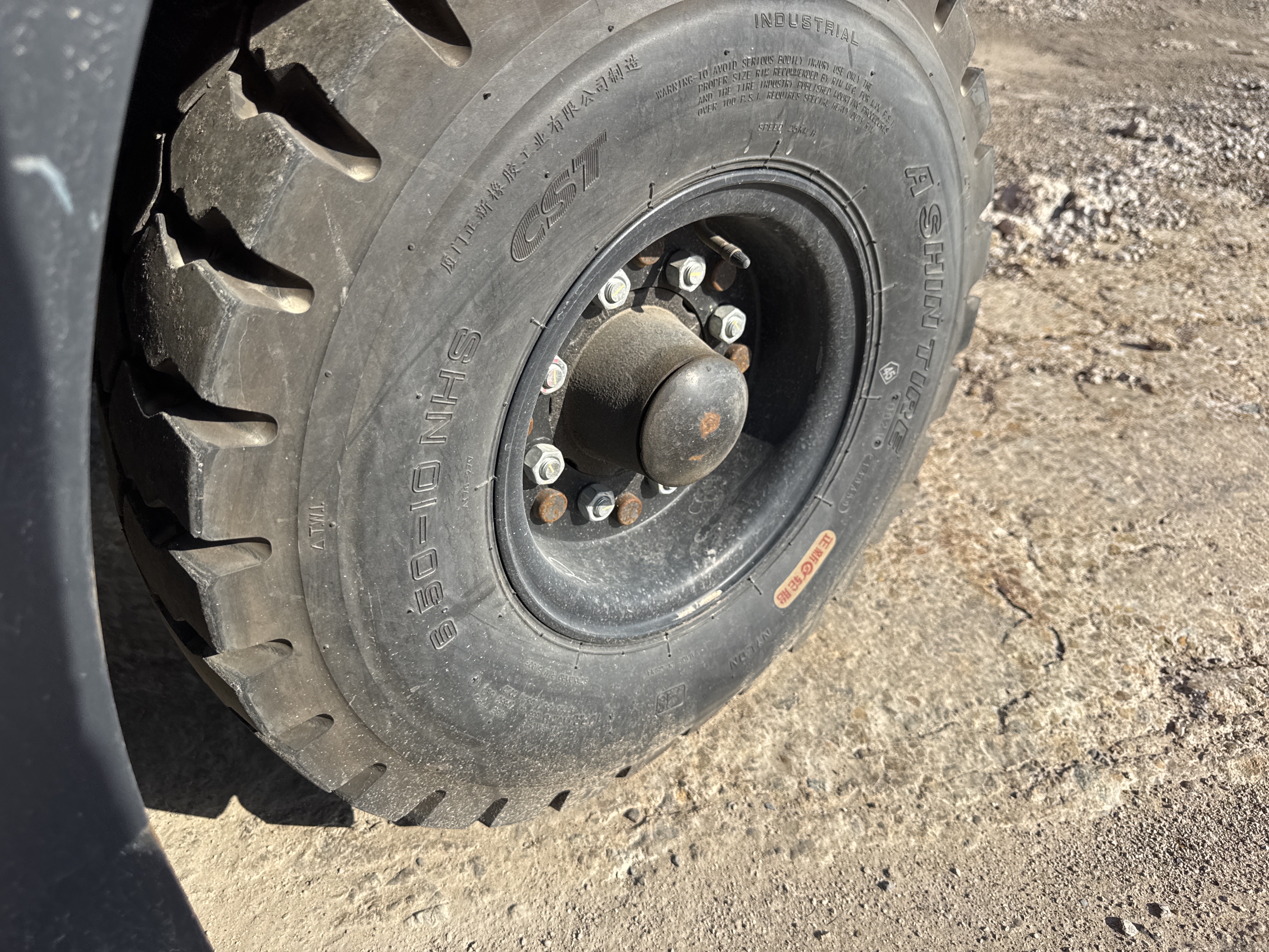 FLM-018-Doosan-G30NXP-Forklifts-inspection-Chassis-Left-rear-tire-/-wheel-hub---condition-1
