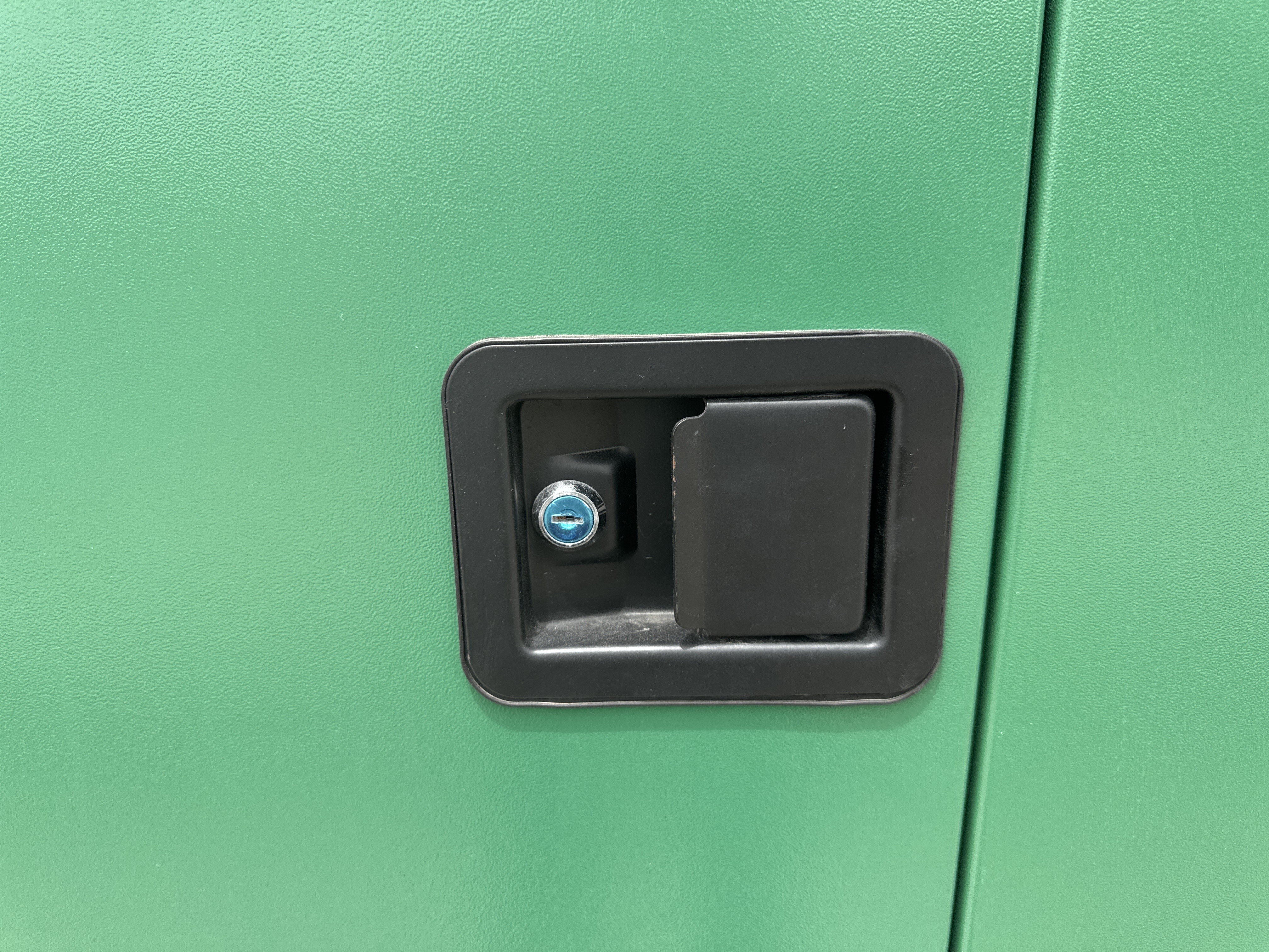 SGG-005-Green-Power-GP180-Stationary-generators-inspection-Structure-Door-handles-1
