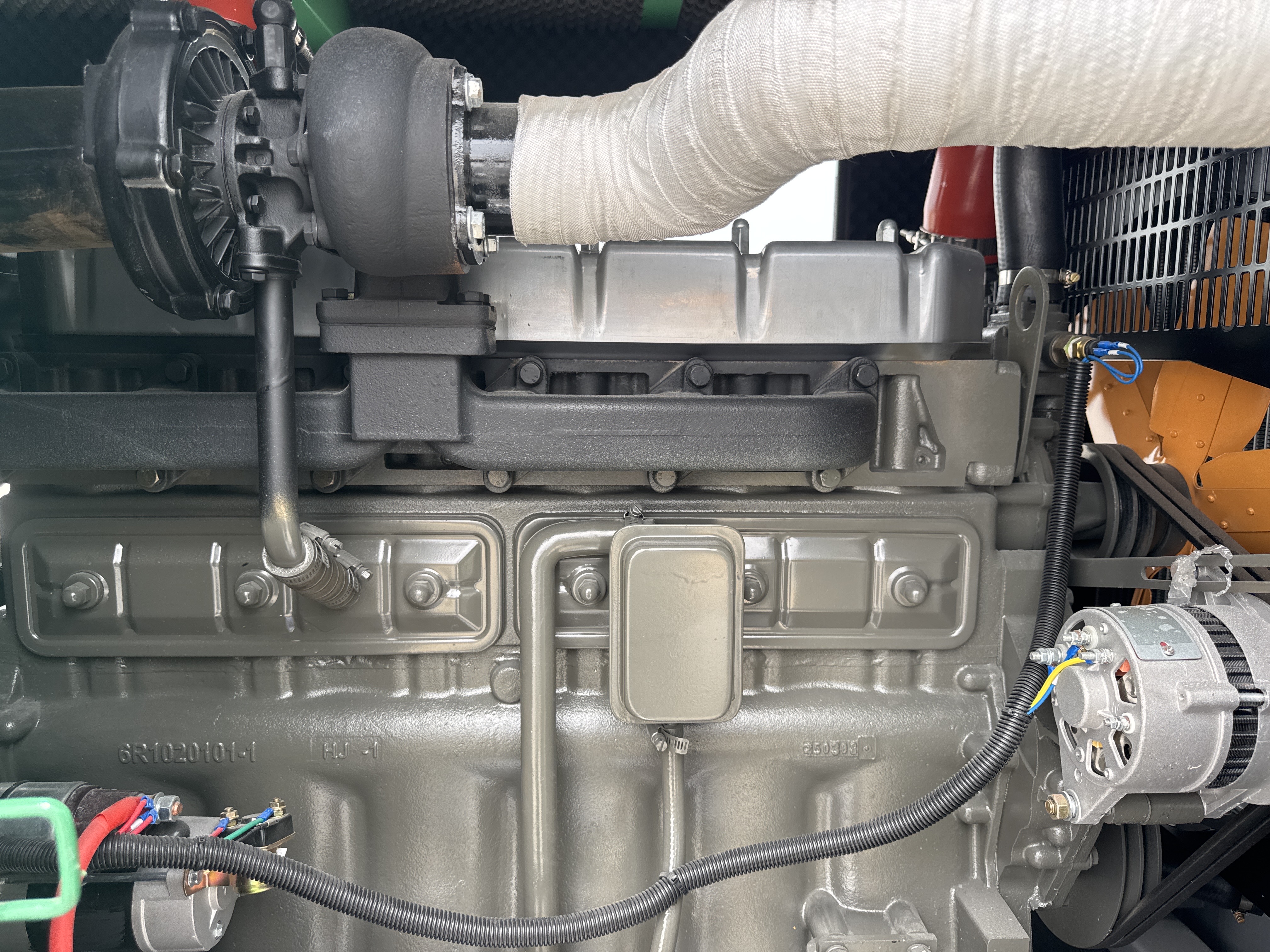 SGG-005-Green-Power-GP180-Stationary-generators-inspection-Engine-Engine-oil-leaks-1