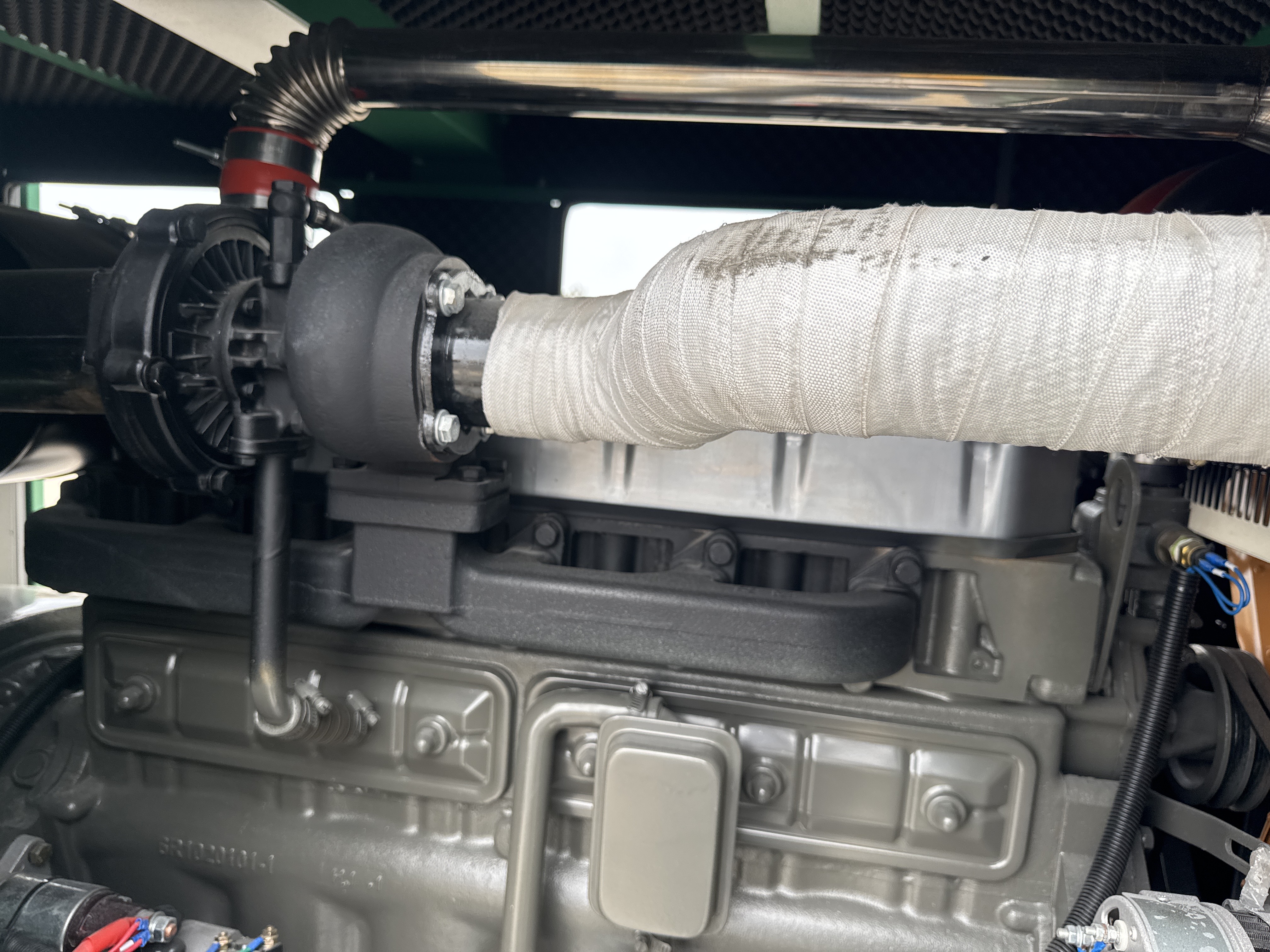 SGG-005-Green-Power-GP180-Stationary-generators-inspection-Engine-Engine-oil-leaks-1