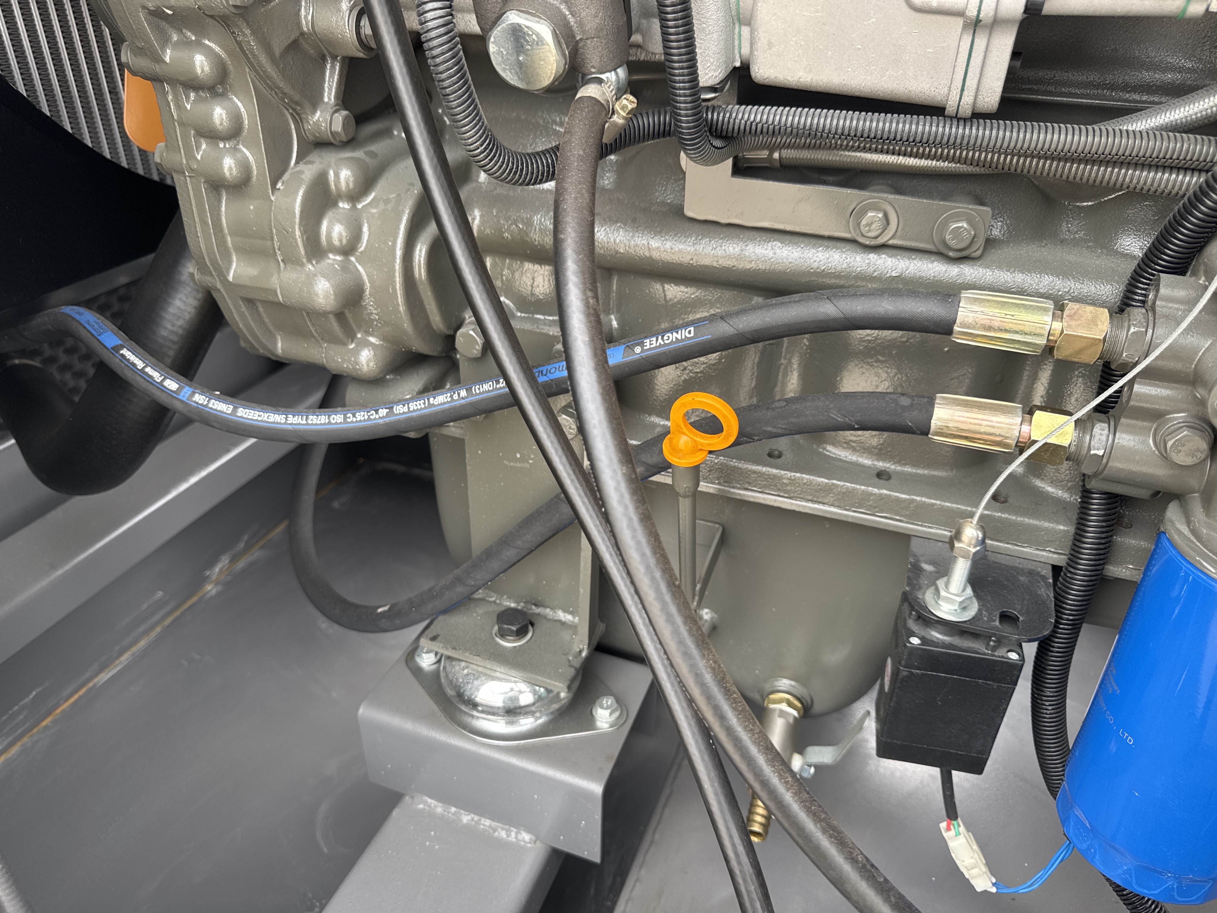 SGG-005-Green-Power-GP180-Stationary-generators-inspection-Engine-Hoses-1