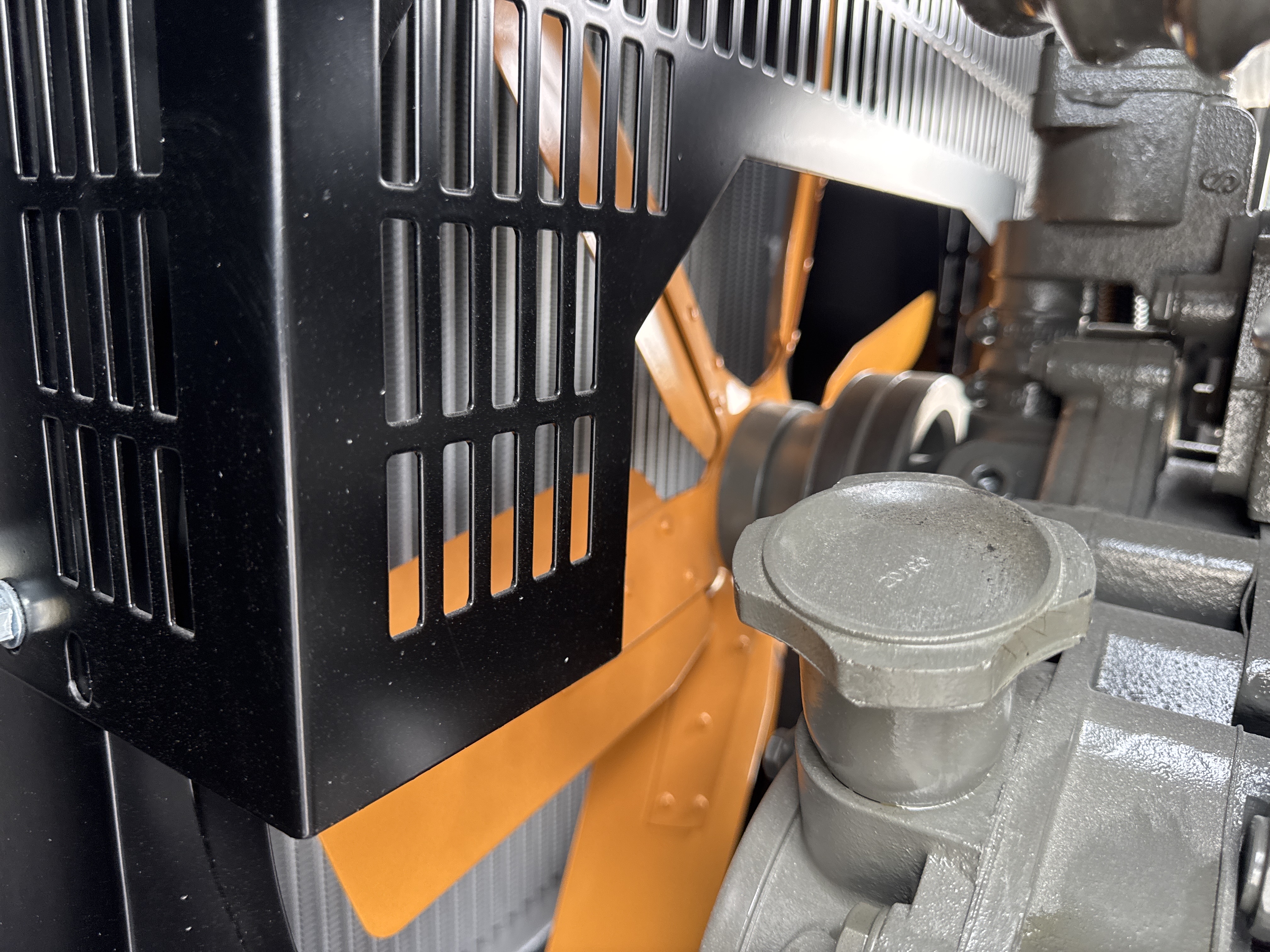 SGG-005-Green-Power-GP180-Stationary-generators-inspection-Engine-Cooling-fan-and-fan-guard-1