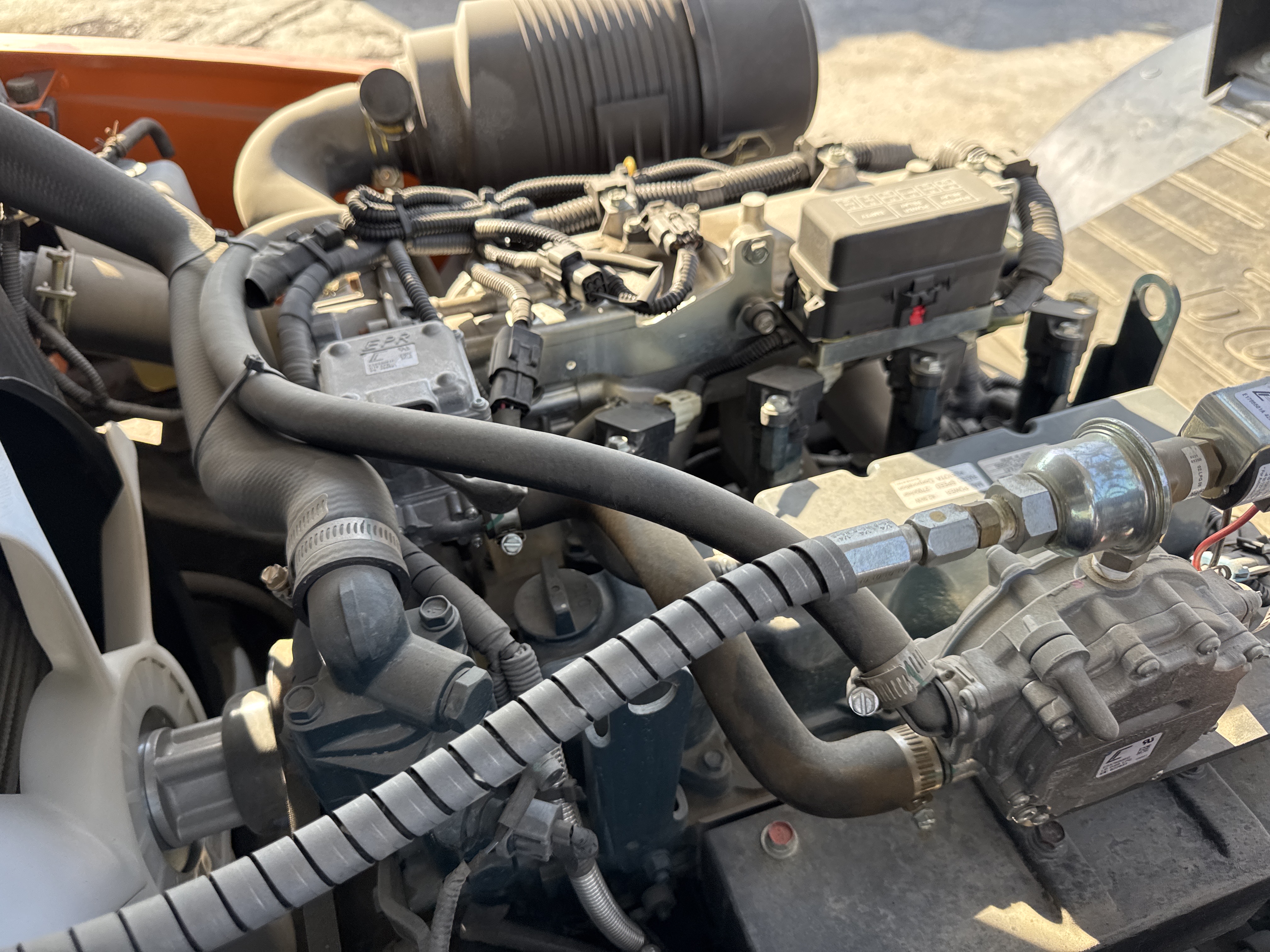 FLM-018-Doosan-G30NXP-Forklifts-inspection-Engine-Engine-oil-leaks-1