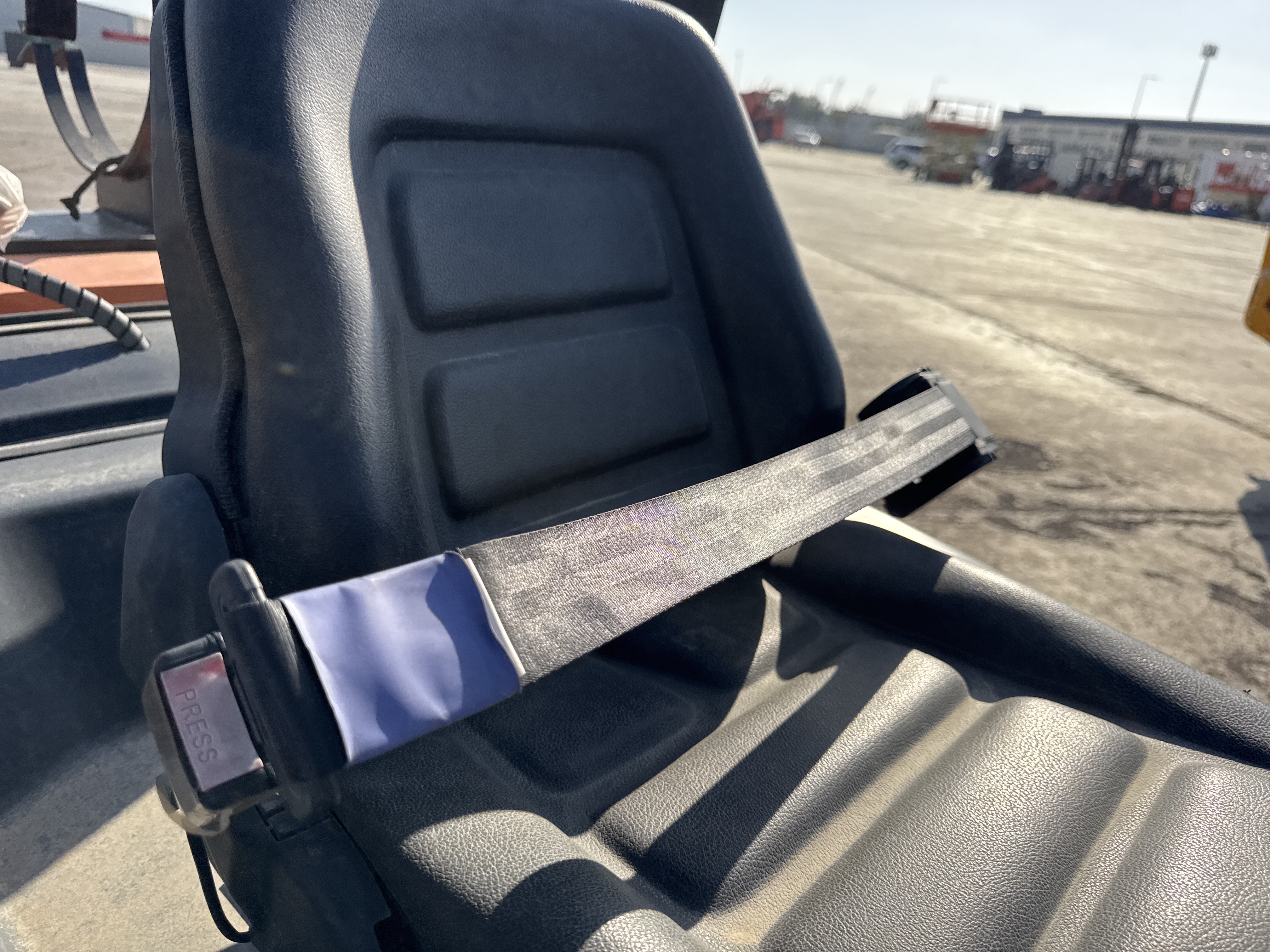 FLM-018-Doosan-G30NXP-Forklifts-inspection-Safety-Seat-belts-1