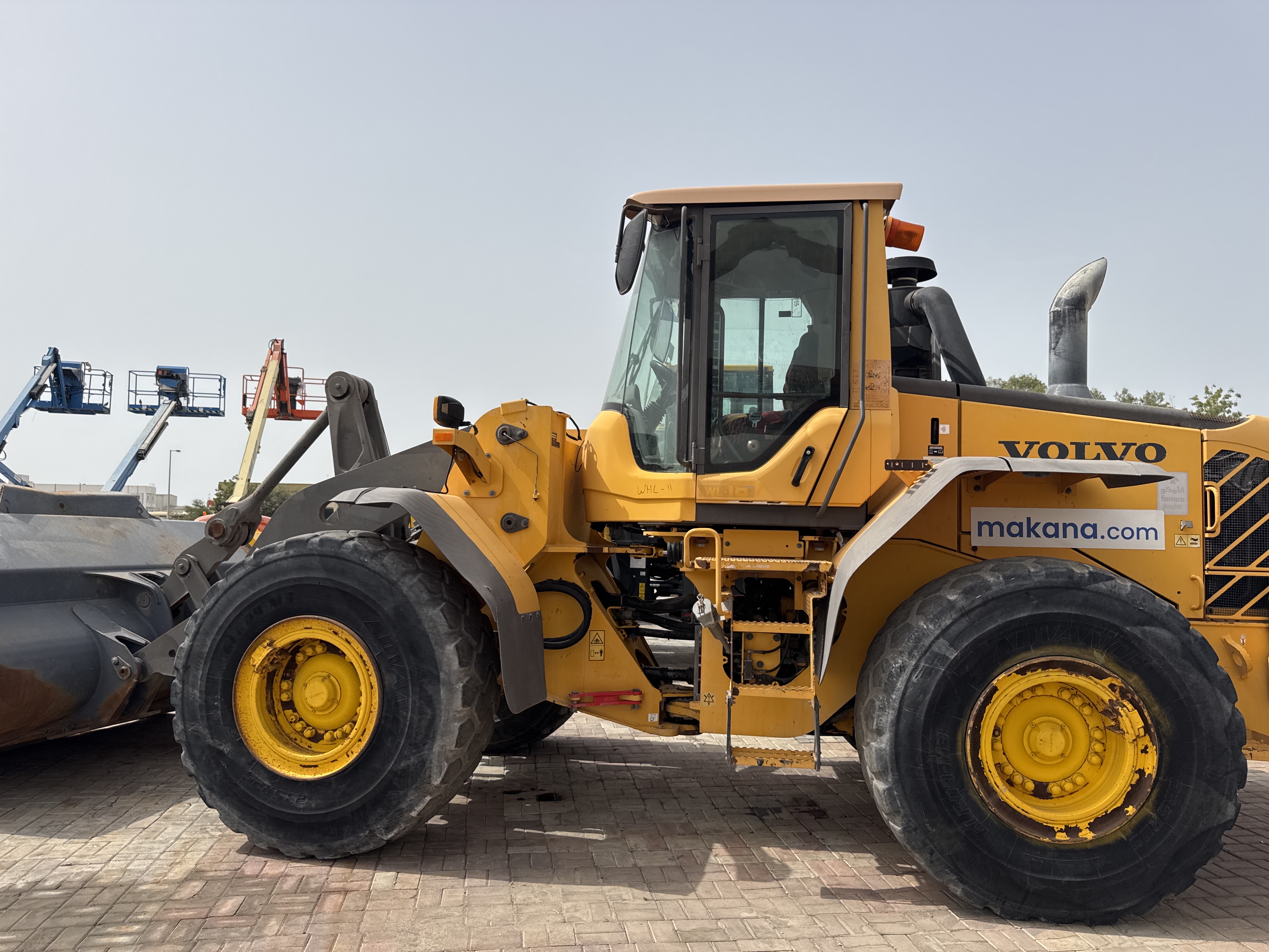 WHL-011-فولفو-L120F-لوادر-بعجلات-فحص-الهيكل-الصبغ-1