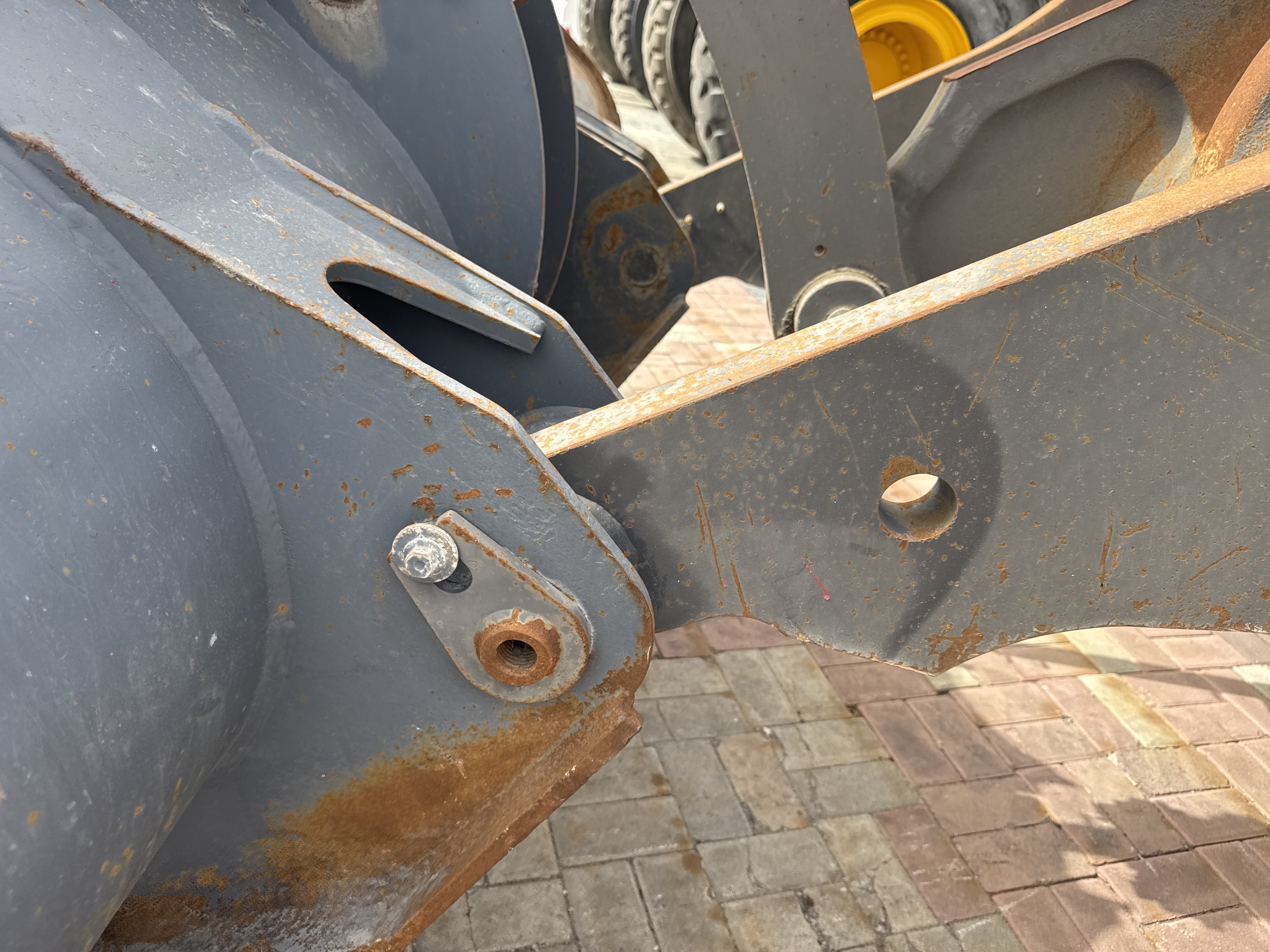 WHL-011-فولفو-L120F-لوادر-بعجلات-فحص-الهيكل-الدبابيس-والبطانات-الواصلة-بين-ذراع-الرفع-والدلو-1