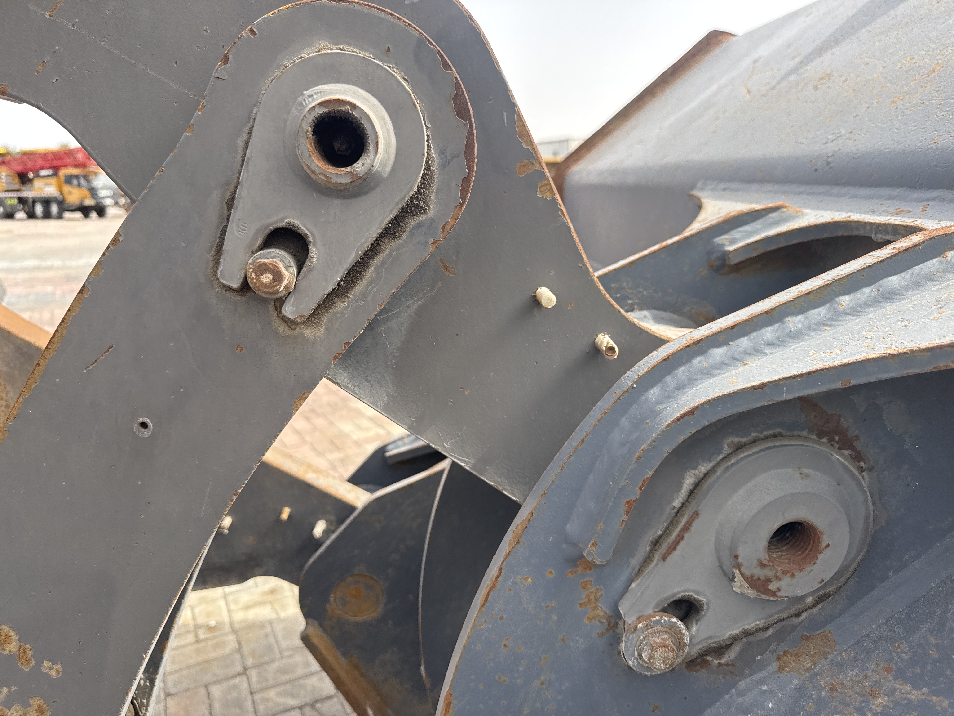 WHL-011-فولفو-L120F-لوادر-بعجلات-فحص-الهيكل-الدبابيس-والبطانات-الواصلة-بين-ذراع-الرفع-والدلو-1