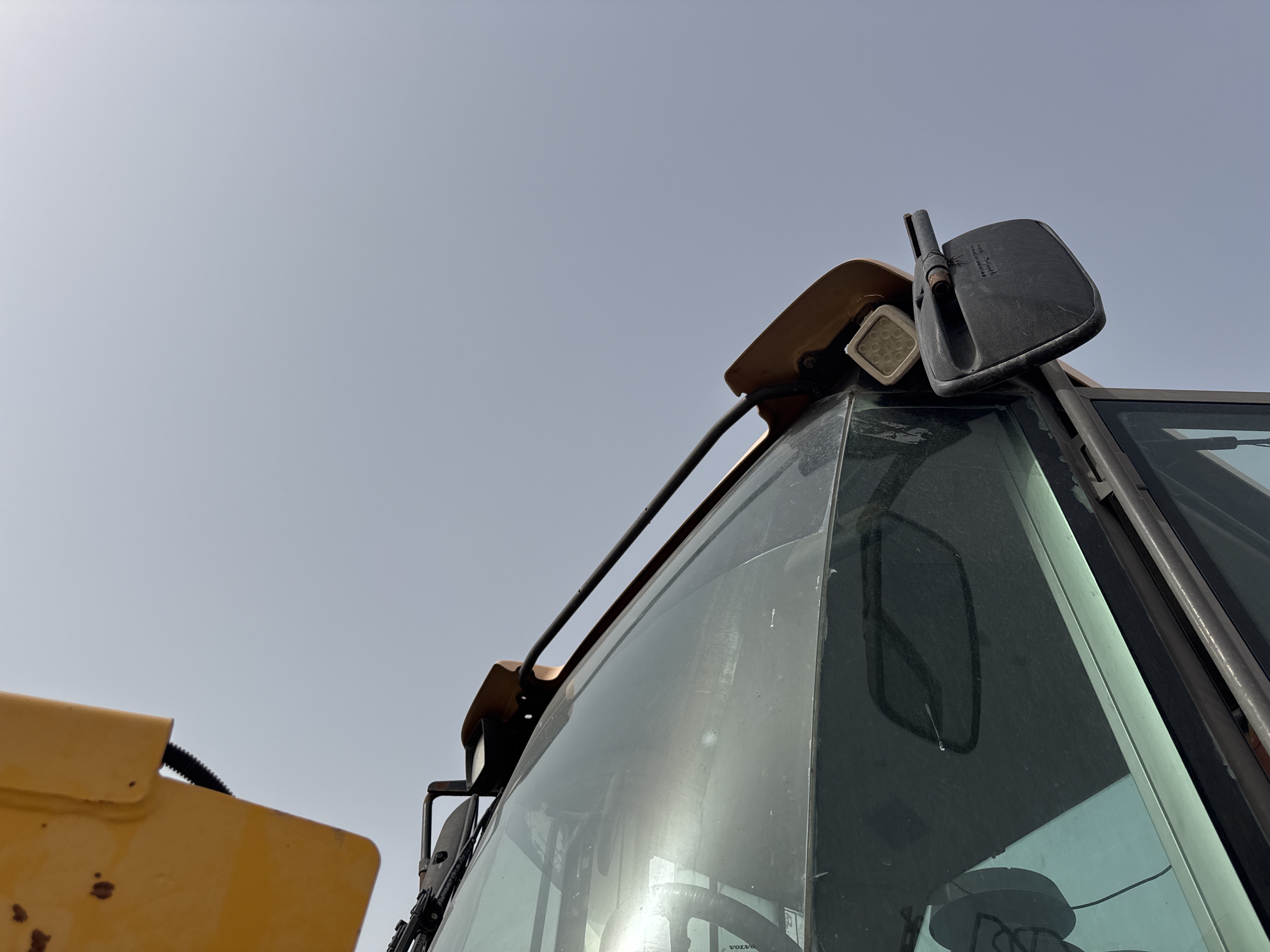 WHL-011-فولفو-L120F-لوادر-بعجلات-فحص-الأمان-الزجاج-1