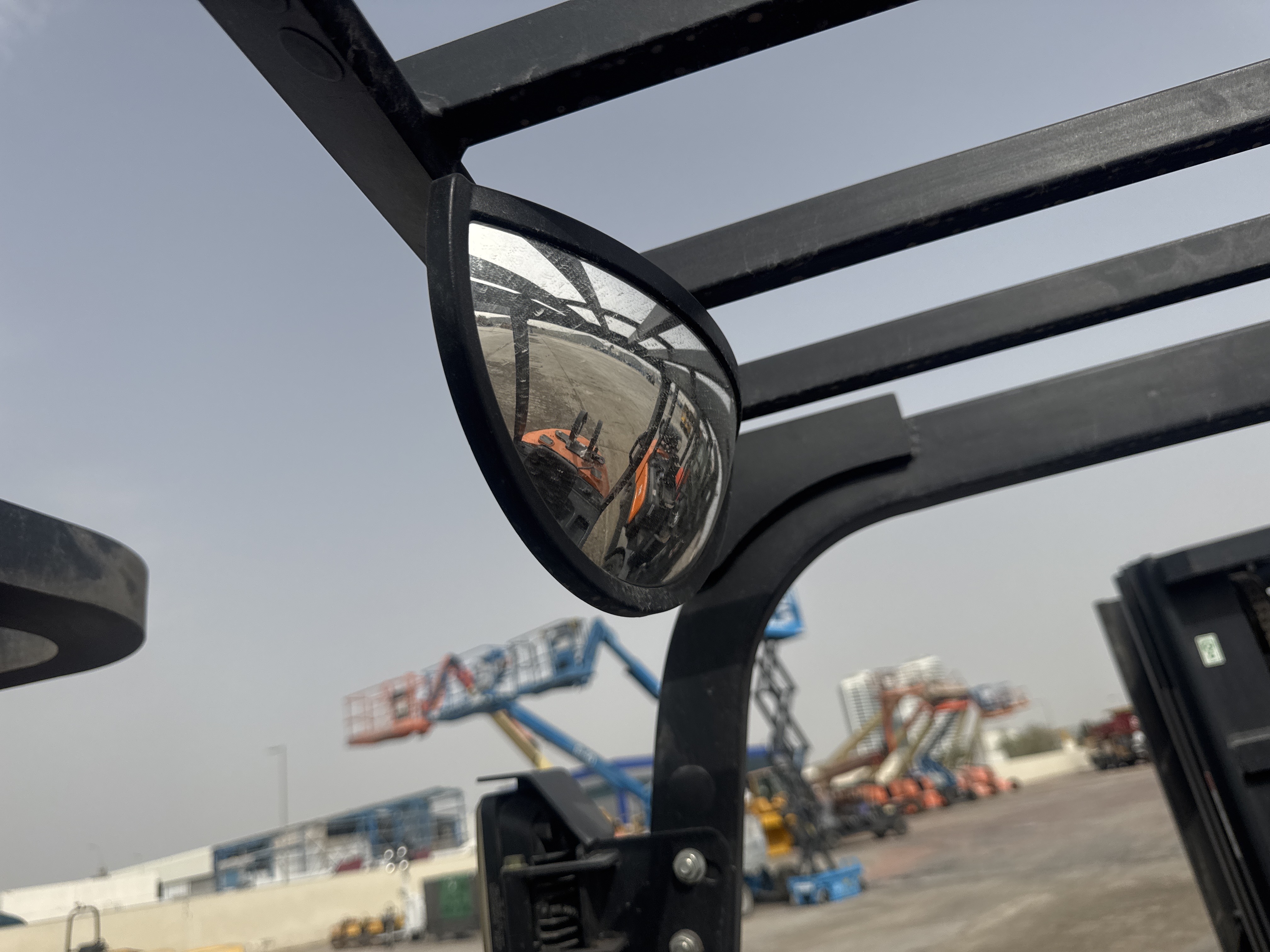 FLM-020-دوسان-G30NXP-رافعات-شوكية-فحص-الكابينة-المرايا-1