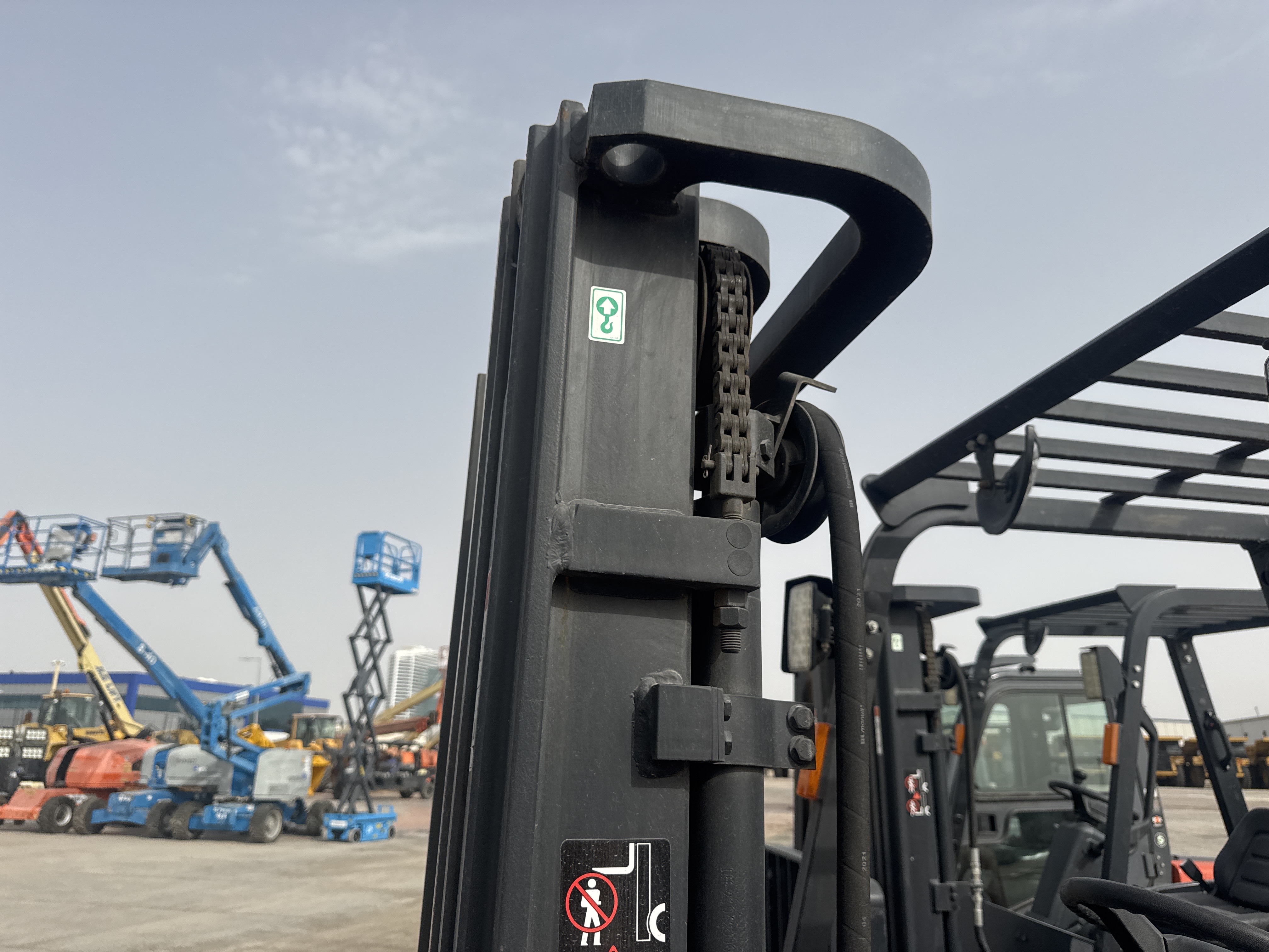 FLM-020-دوسان-G30NXP-رافعات-شوكية-فحص-الهيكل-الصاري-1