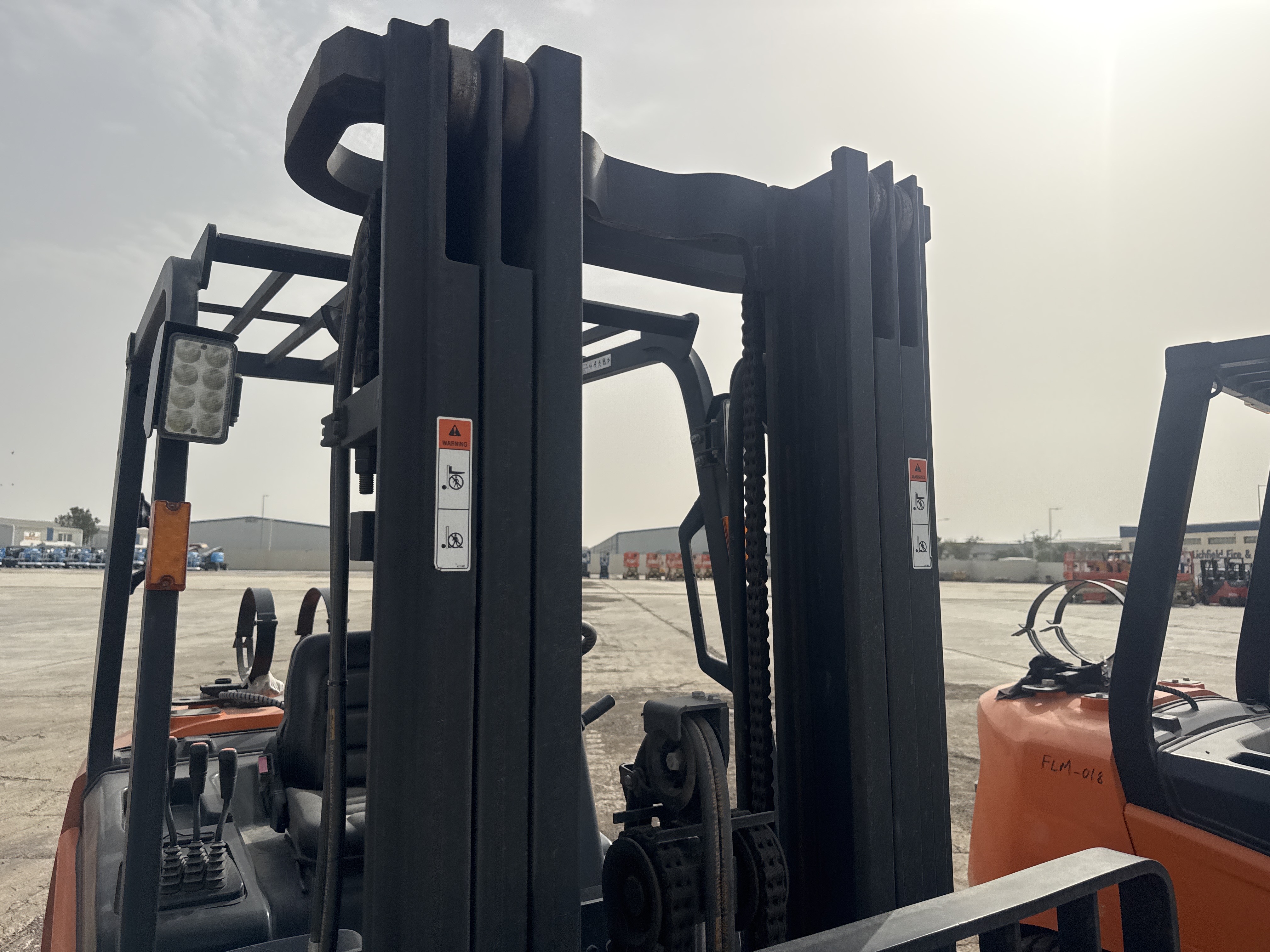 FLM-020-دوسان-G30NXP-رافعات-شوكية-فحص-الهيكل-الصاري-1