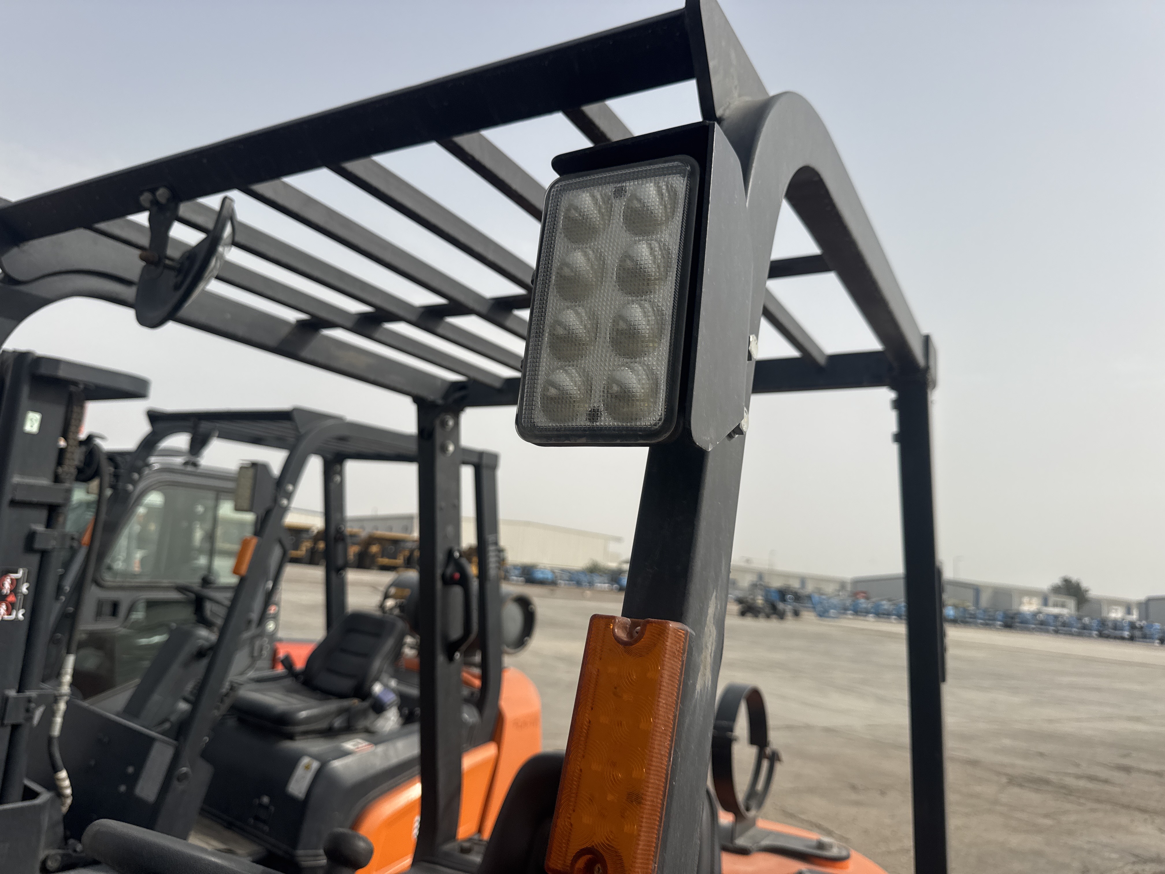 FLM-020-دوسان-G30NXP-رافعات-شوكية-فحص-الإلكترونيات-الأنوار-والإشارات-1