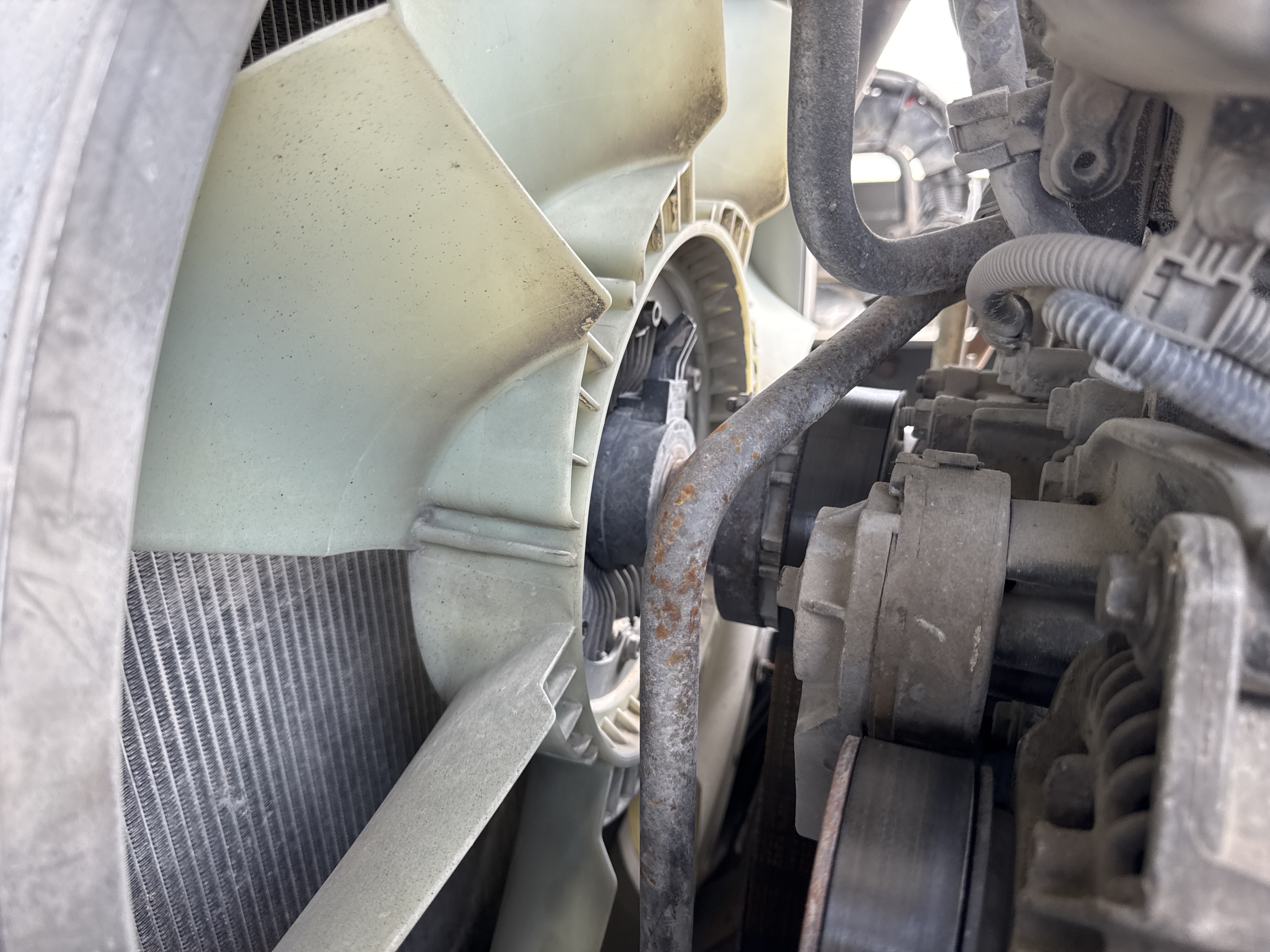 CMT-001-Renault-Kerax-Concrete-mixer-trucks-inspection-Engine-Cooling-fan-and-fan-guard-1